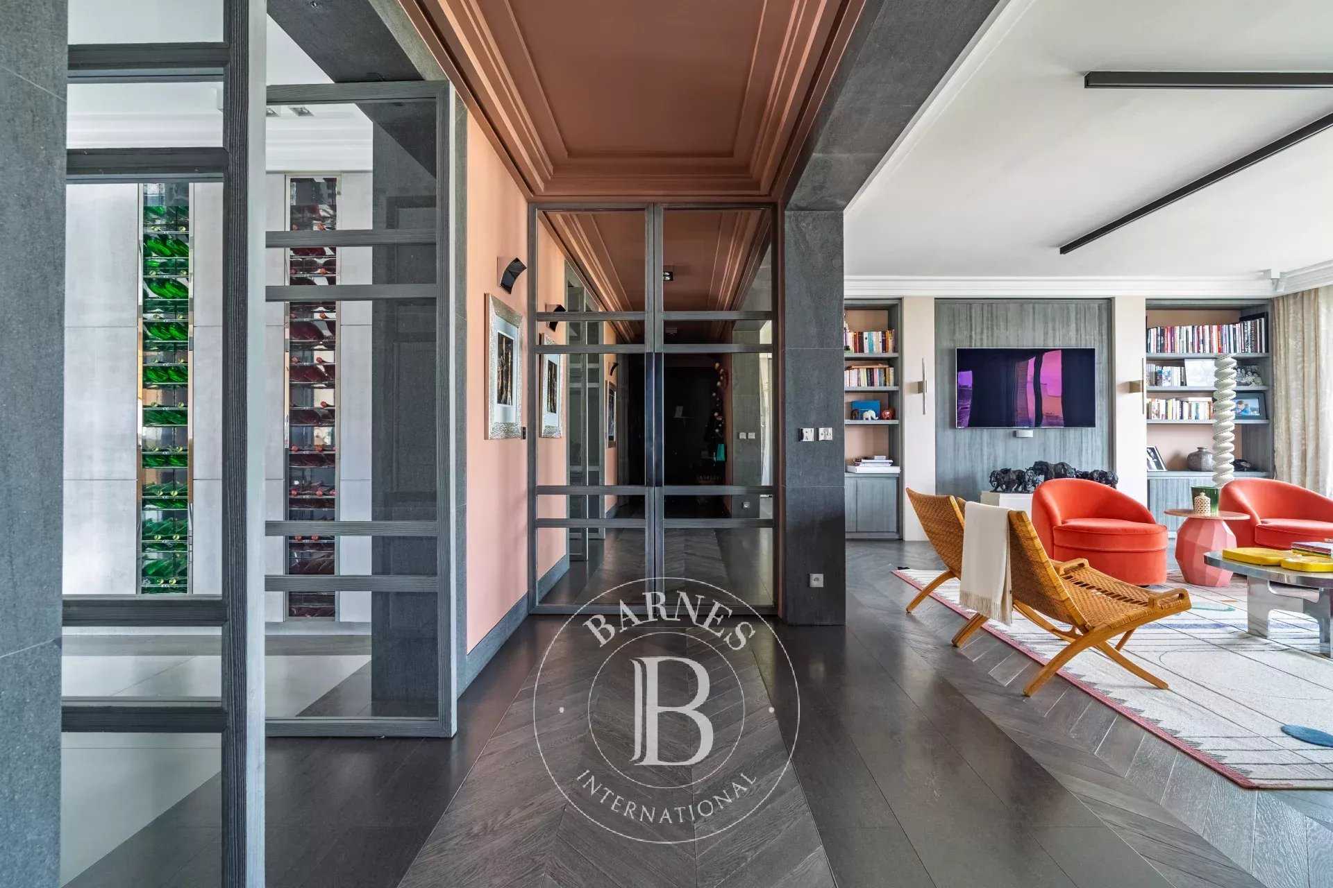 Paris  - Apartment 5 Bedrooms