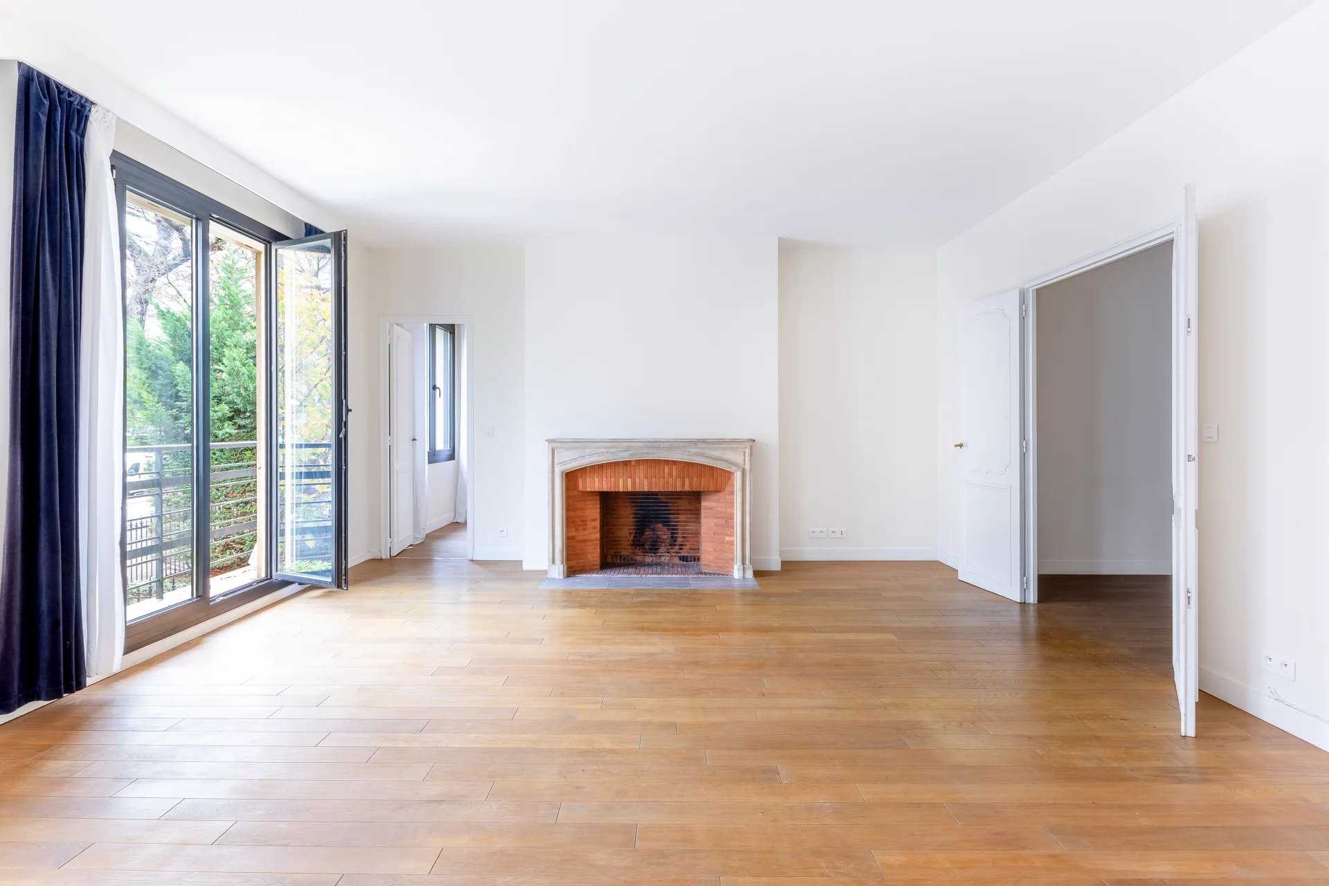 Paris  - Apartment 3 Bedrooms