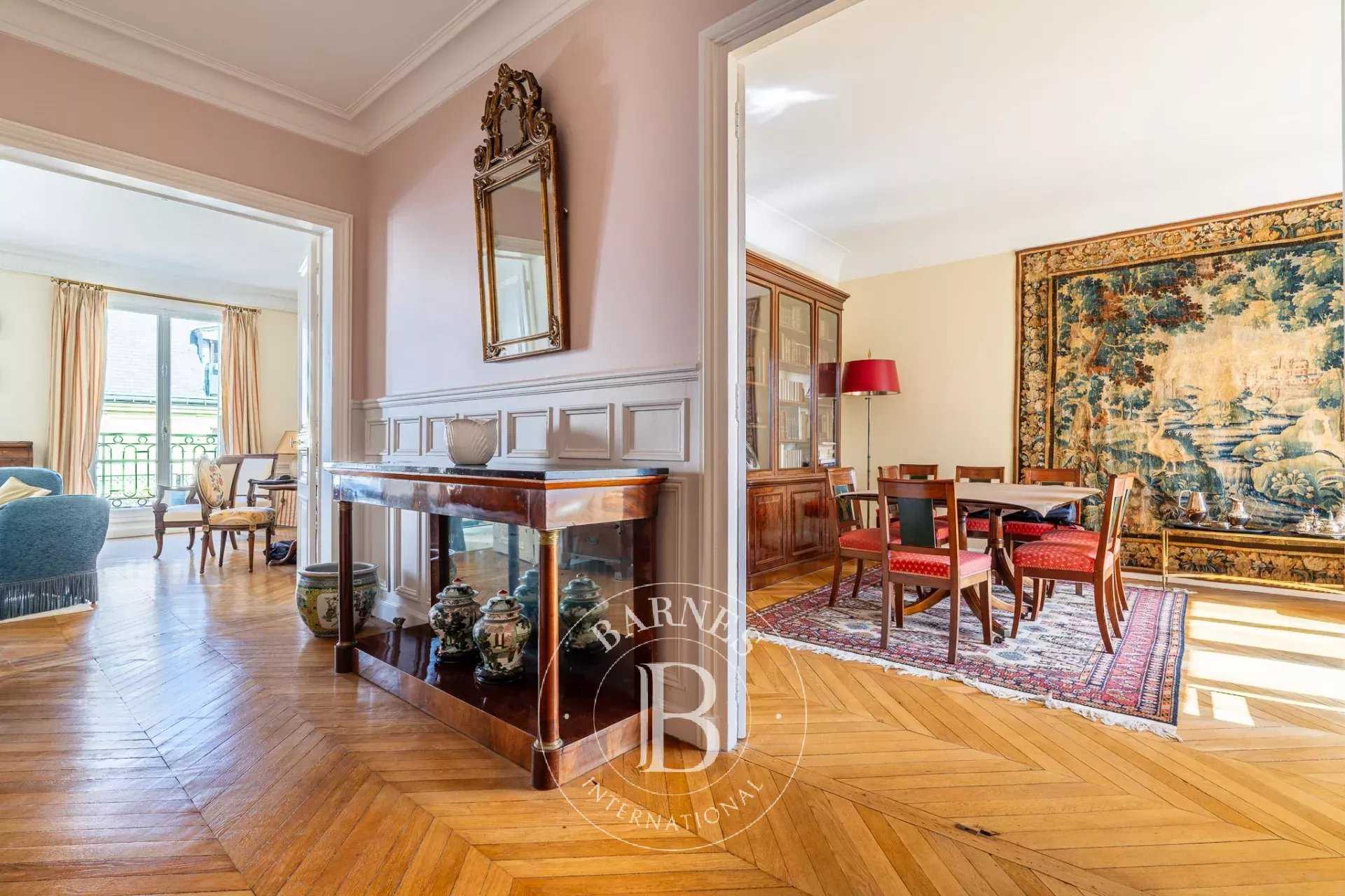 Paris  - Apartment 4 Bedrooms