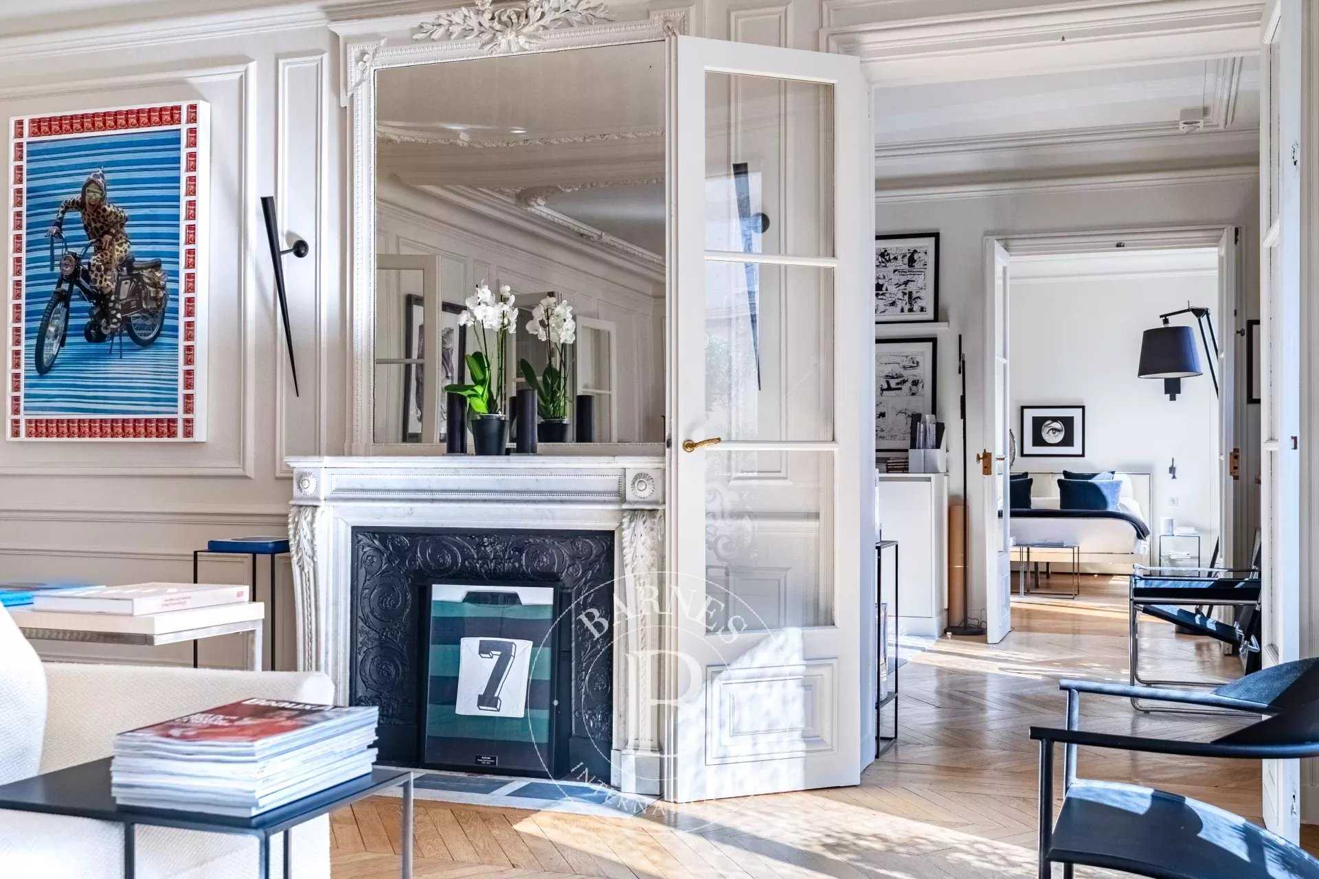 Paris  - Appartement 7 Pièces 4 Chambres