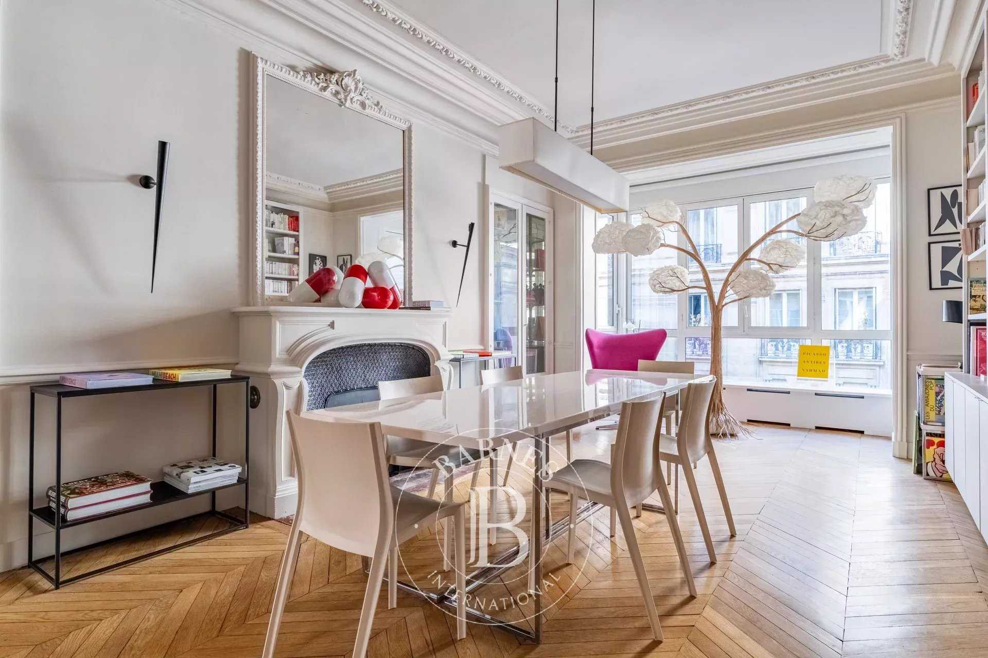 Paris  - Appartement 7 Pièces 4 Chambres