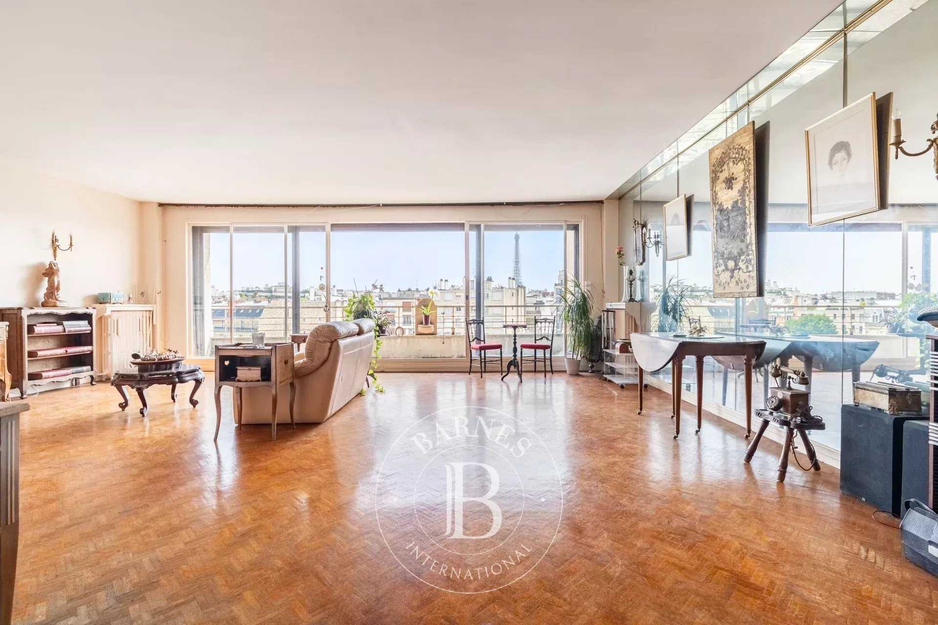 Paris  - Appartement 4 Pièces 2 Chambres