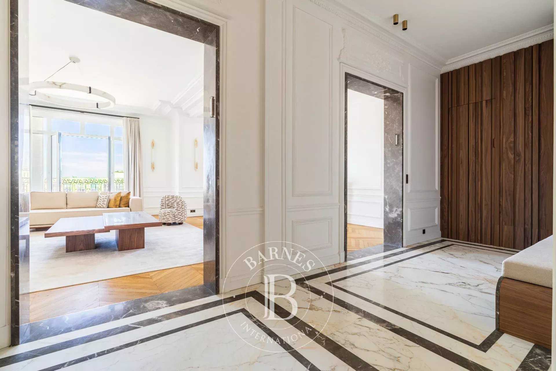 Paris  - Appartement 6 Pi&egrave;ces 4 Chambres