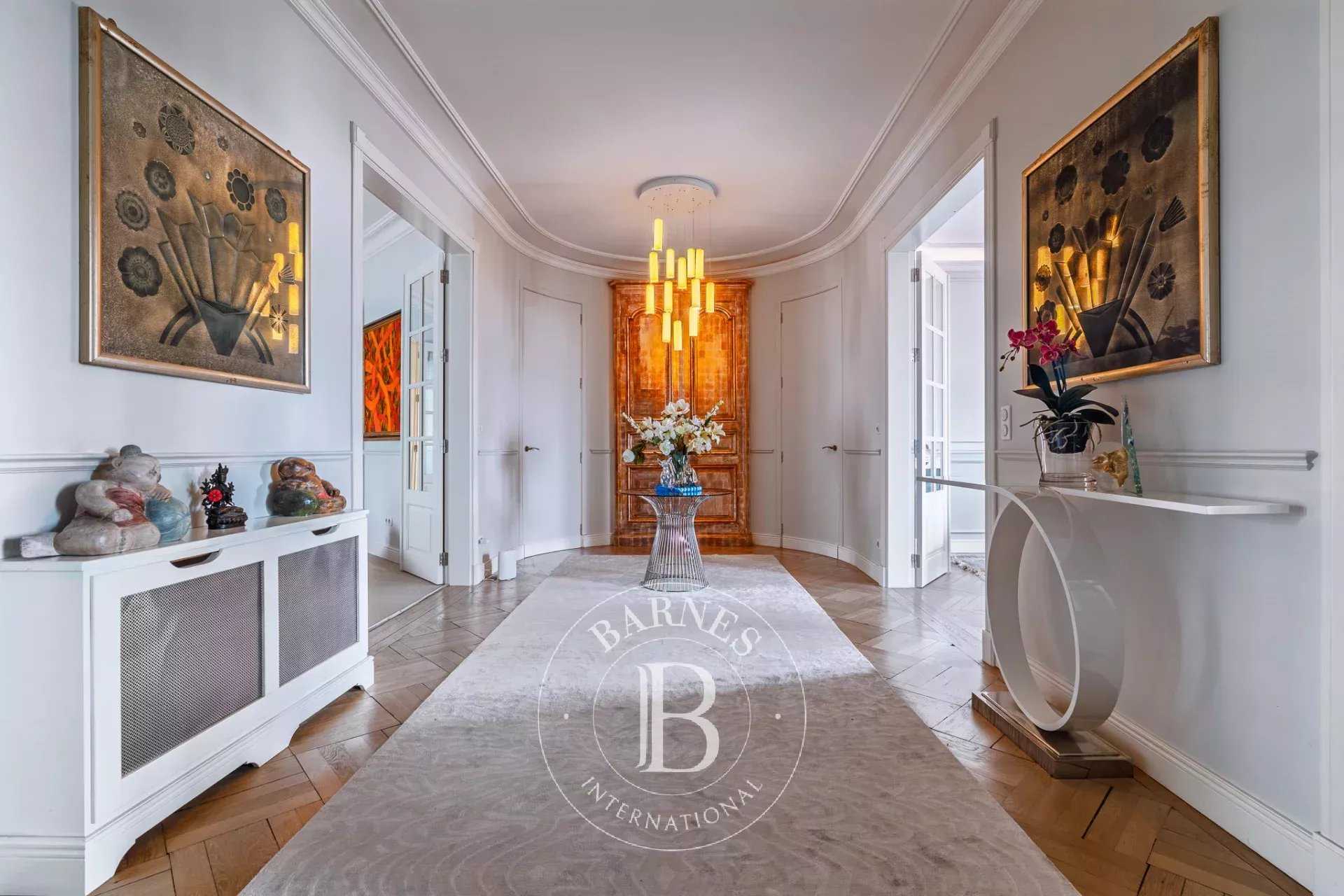 Paris  - Apartment 4 Bedrooms