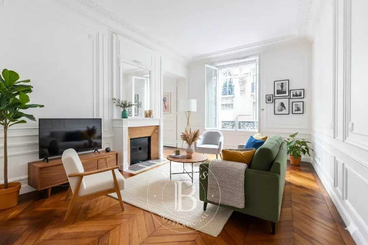 Paris  - Appartement 3 Pi&egrave;ces 2 Chambres