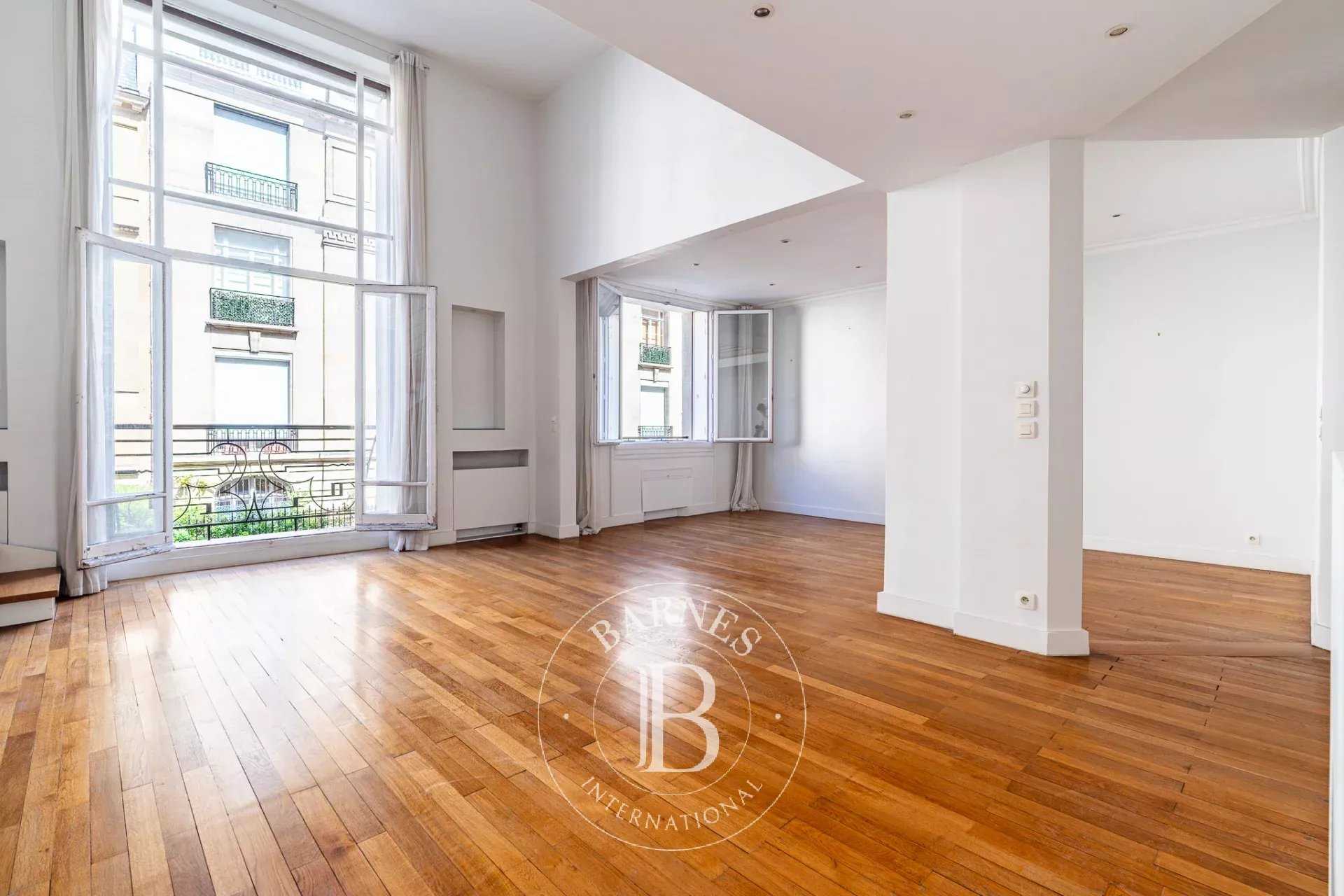Paris  - Apartment 3 Bedrooms