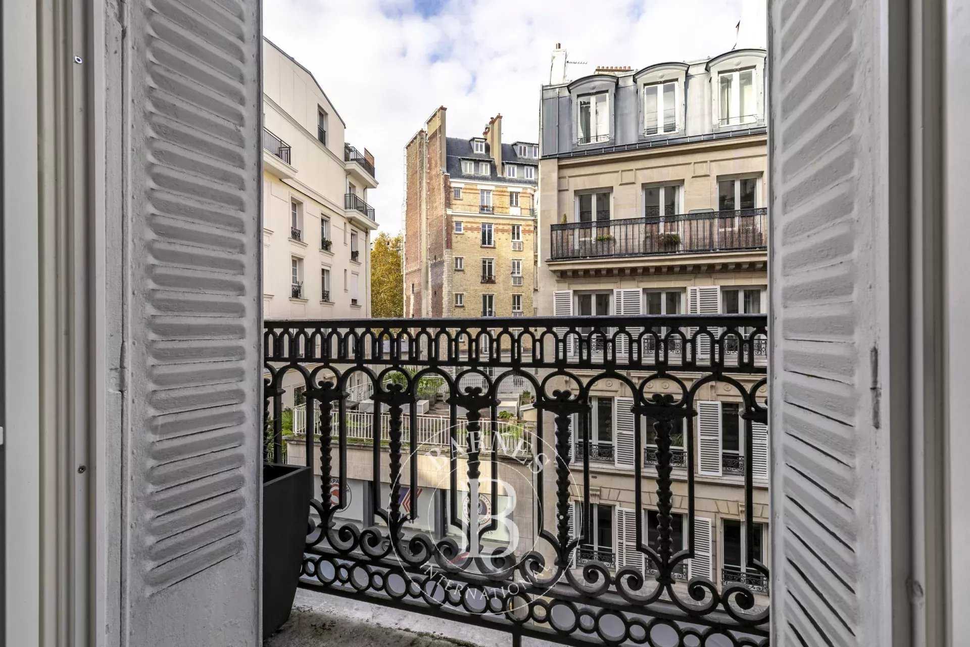 Paris  - Appartement 4 Pi&egrave;ces 3 Chambres