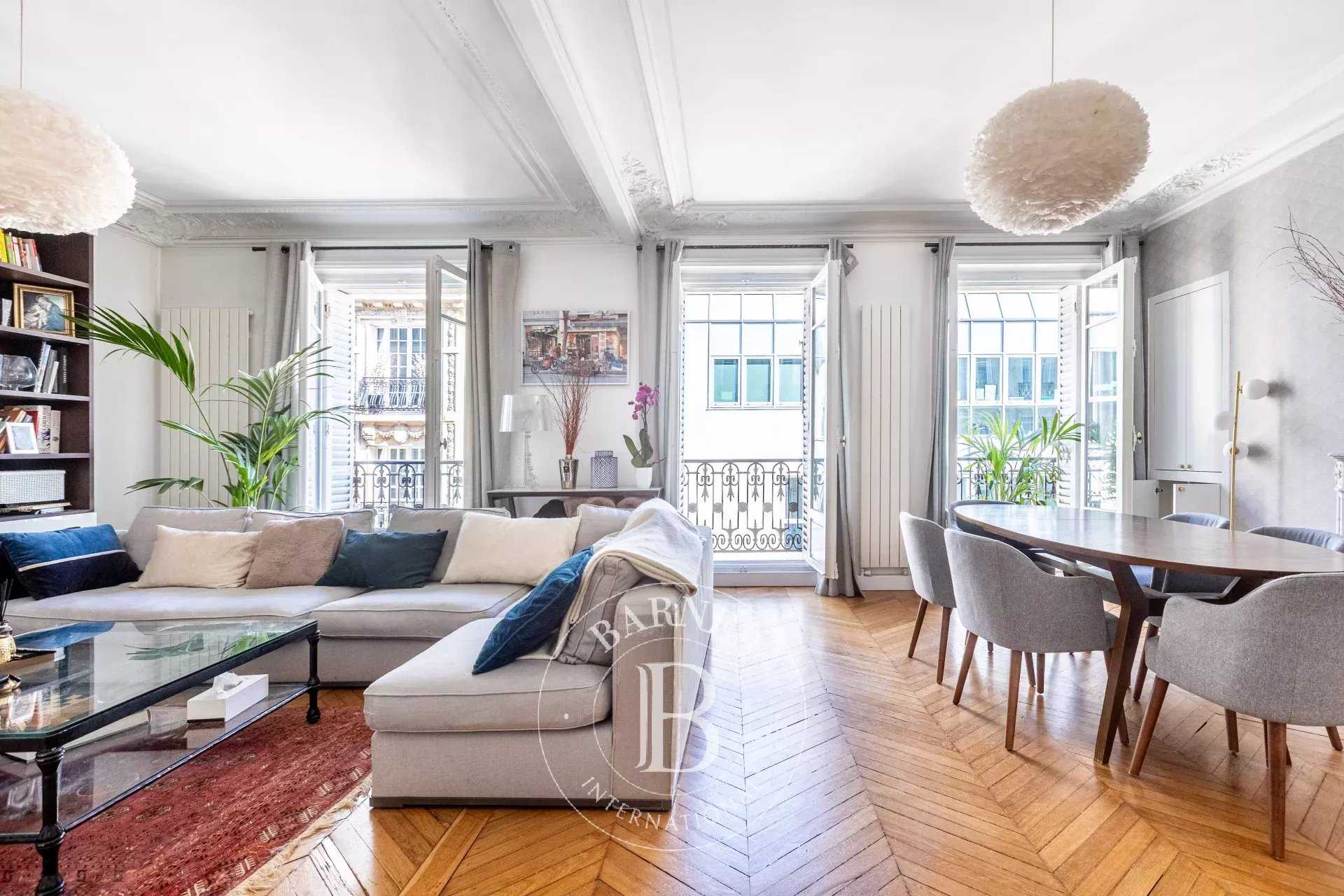 Paris  - Appartement 5 Pi&egrave;ces 3 Chambres