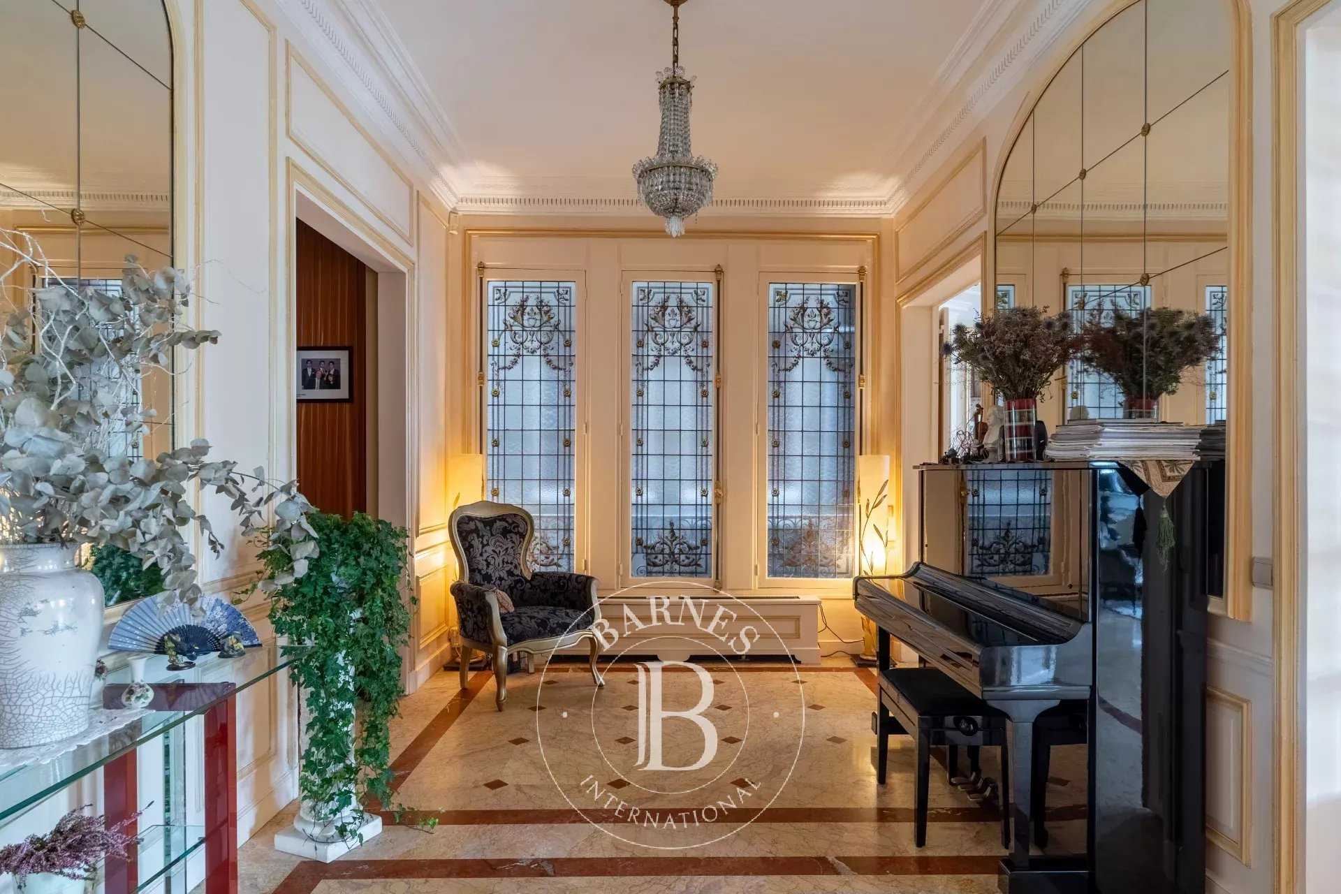 Paris  - Apartment 4 Bedrooms