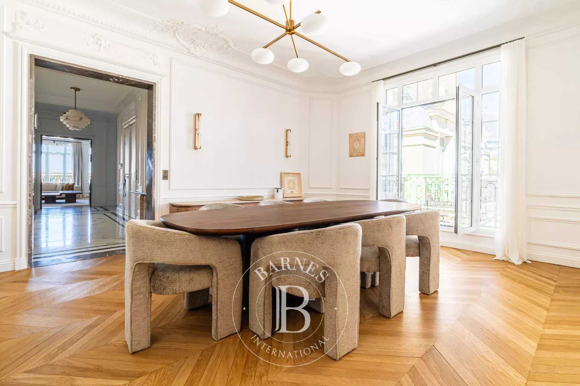 Paris  - Appartement 6 Pi&egrave;ces 4 Chambres