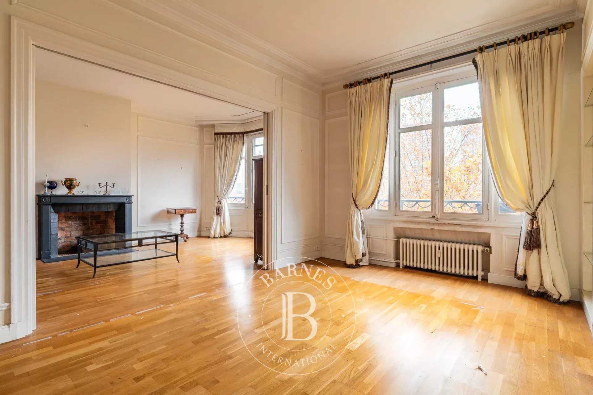 Paris  - Apartment 2 Bedrooms