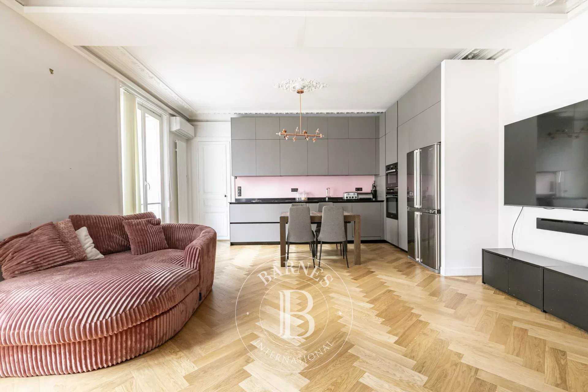 Paris  - Appartement 4 Pi&egrave;ces 3 Chambres