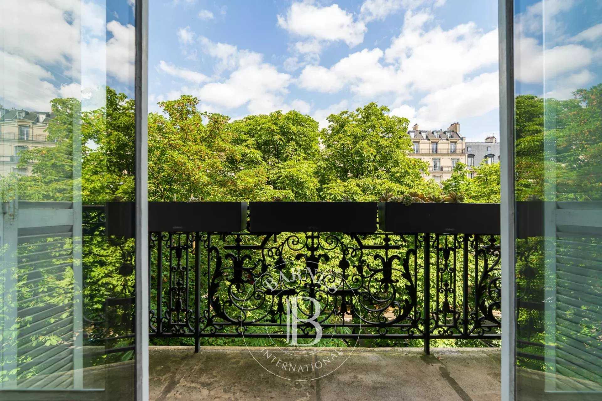 Paris  - Apartment 4 Bedrooms