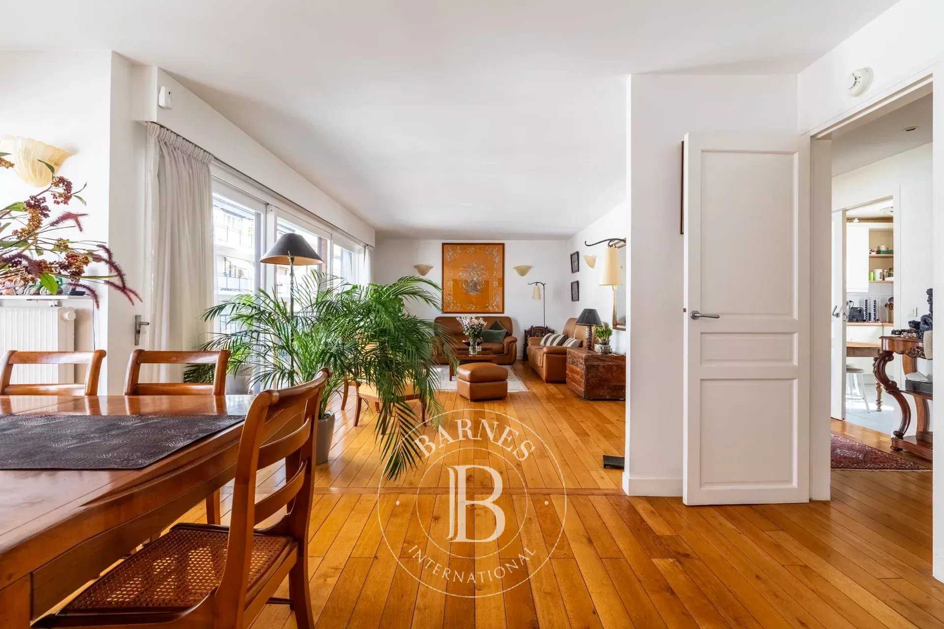 Apartment Paris 75016  -  ref 85789937 (picture 1)