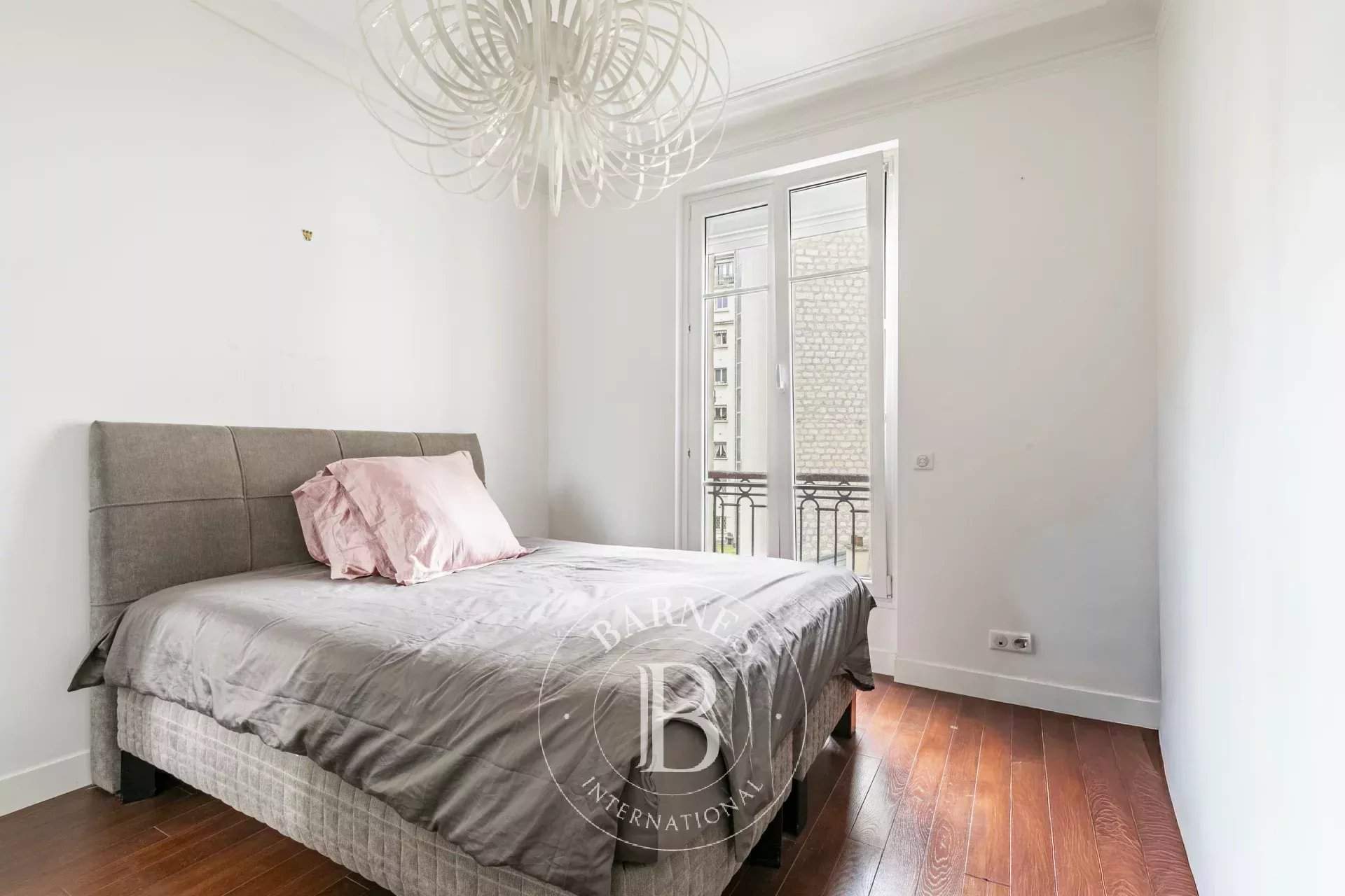 Paris  - Appartement 4 Pi&egrave;ces 3 Chambres - picture 5