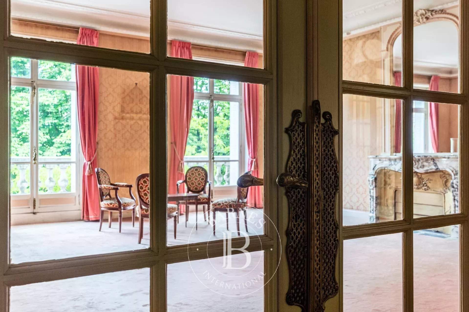 Paris  - Apartment 6 Bedrooms - picture 2