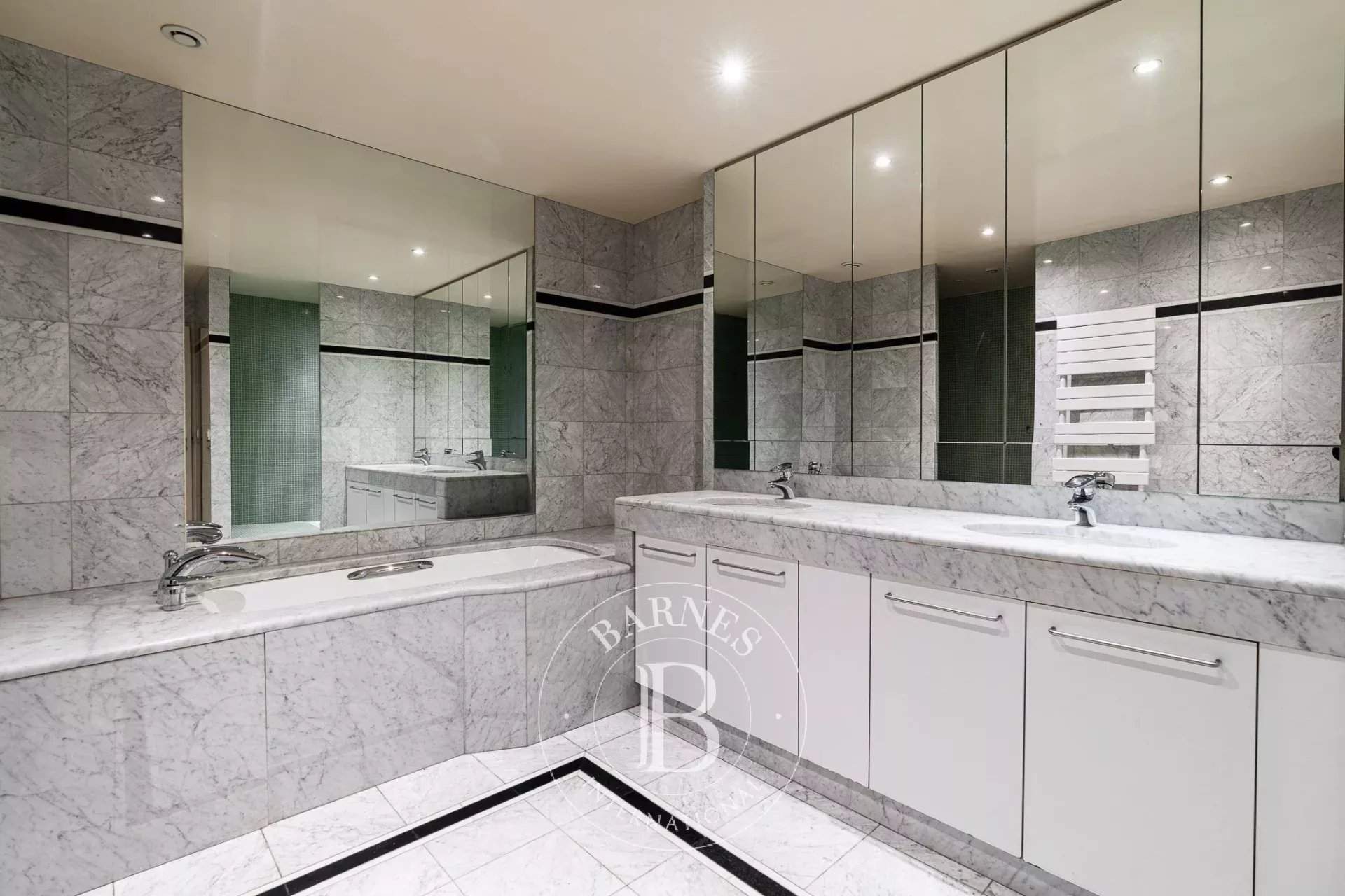 Paris  - Apartment 3 Bedrooms - picture 12