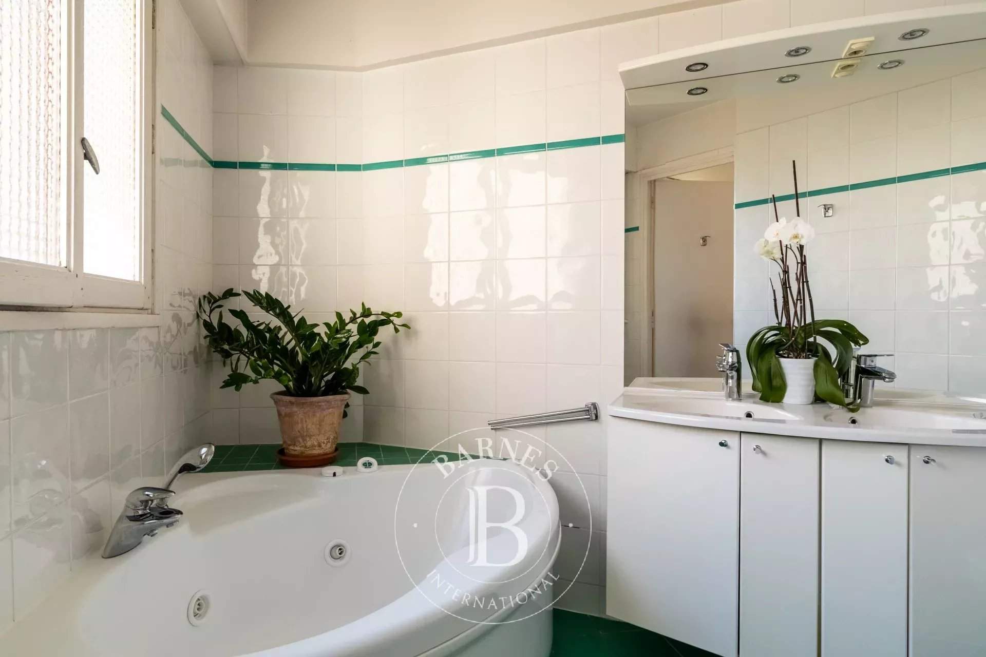 Paris  - Apartment 4 Bedrooms - picture 18