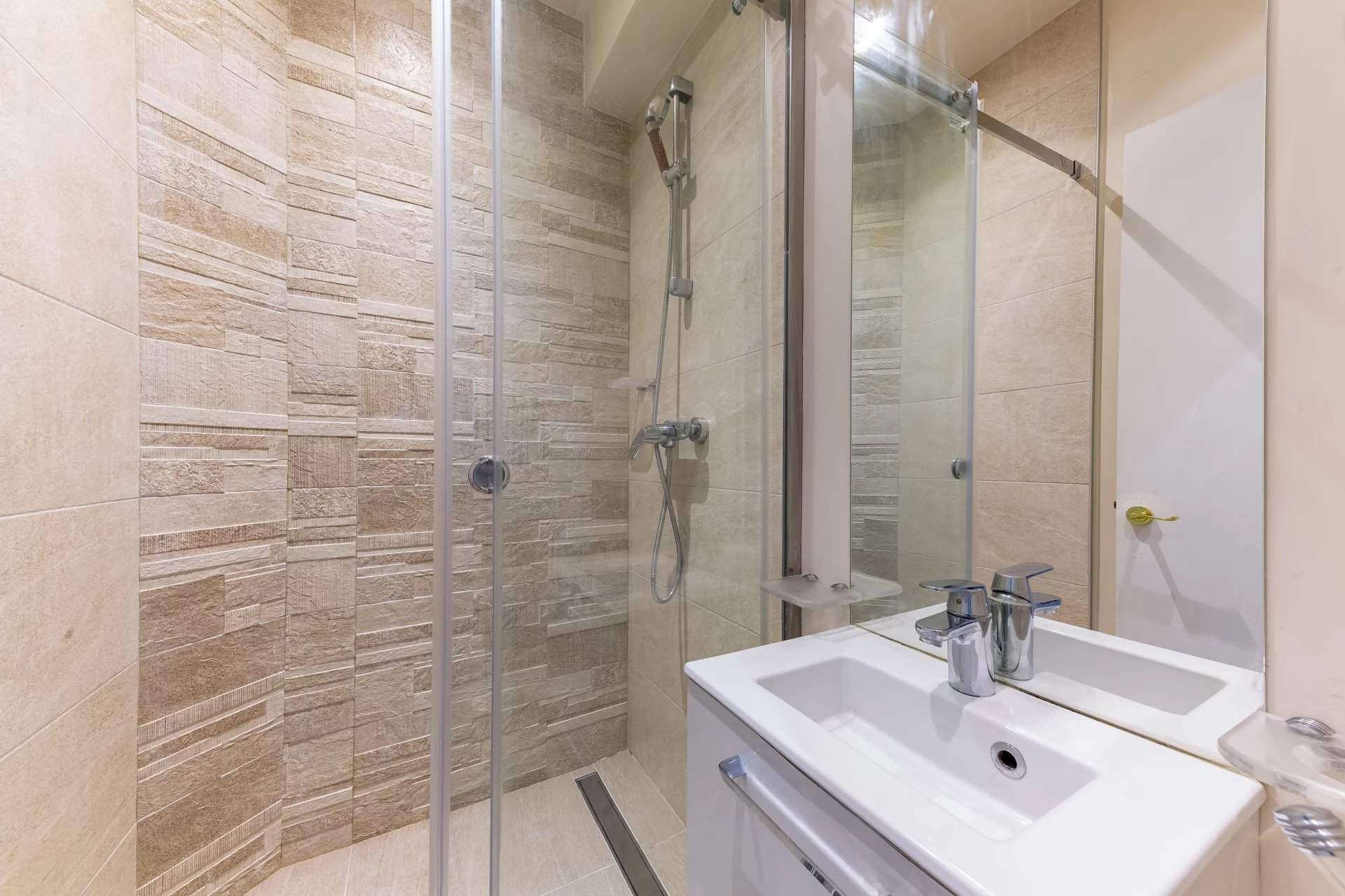 Paris  - Apartment 3 Bedrooms - picture 13