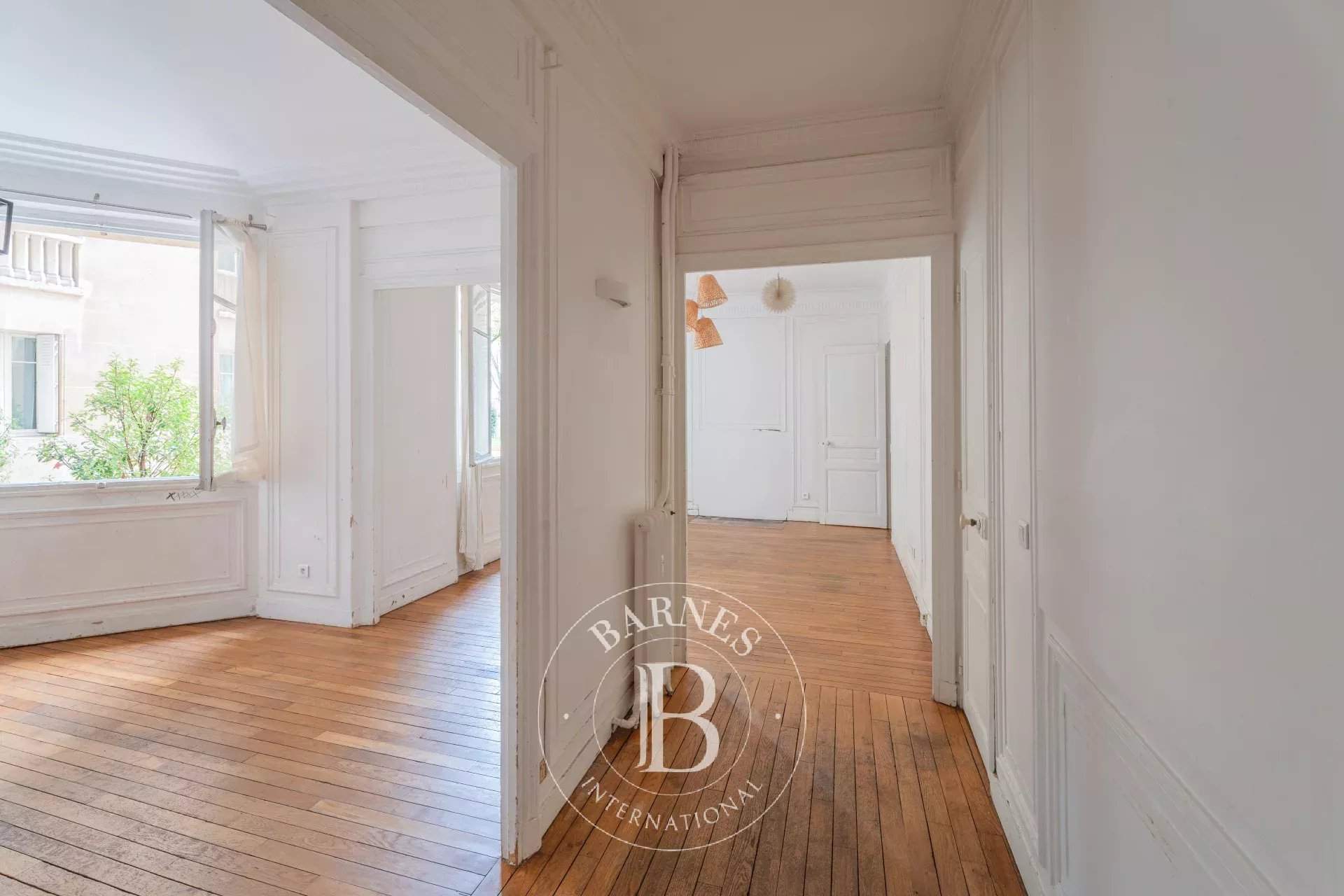 Paris  - Appartement 5 Pi&egrave;ces 3 Chambres - picture 2