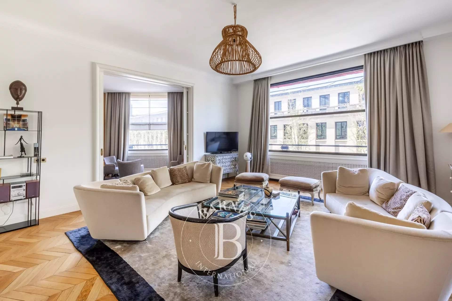 Vente Appartement 226m² 6 Pièces à Paris (75116) - Barnes