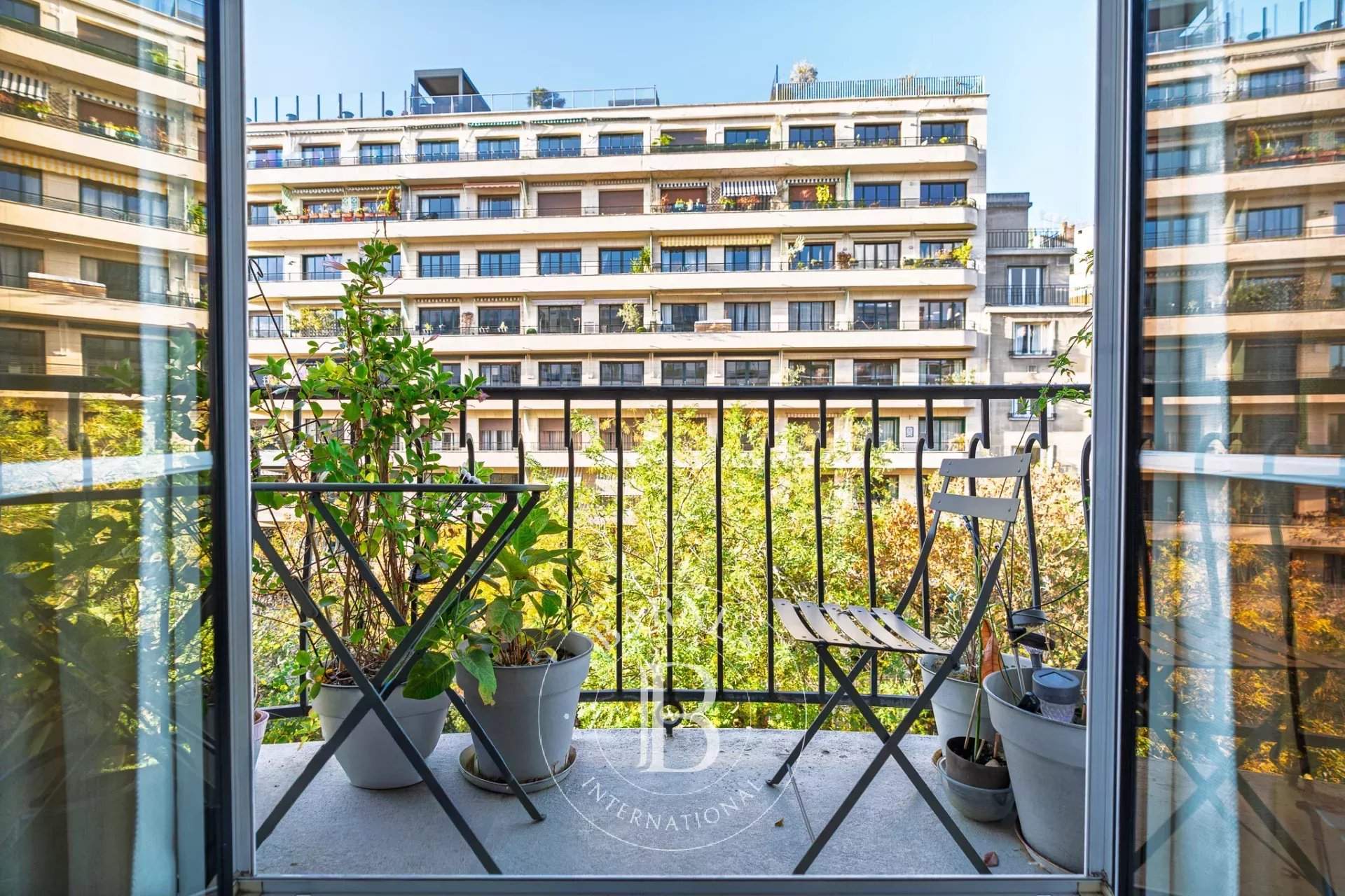 Paris  - Appartement 4 Pi&egrave;ces 2 Chambres - picture 5