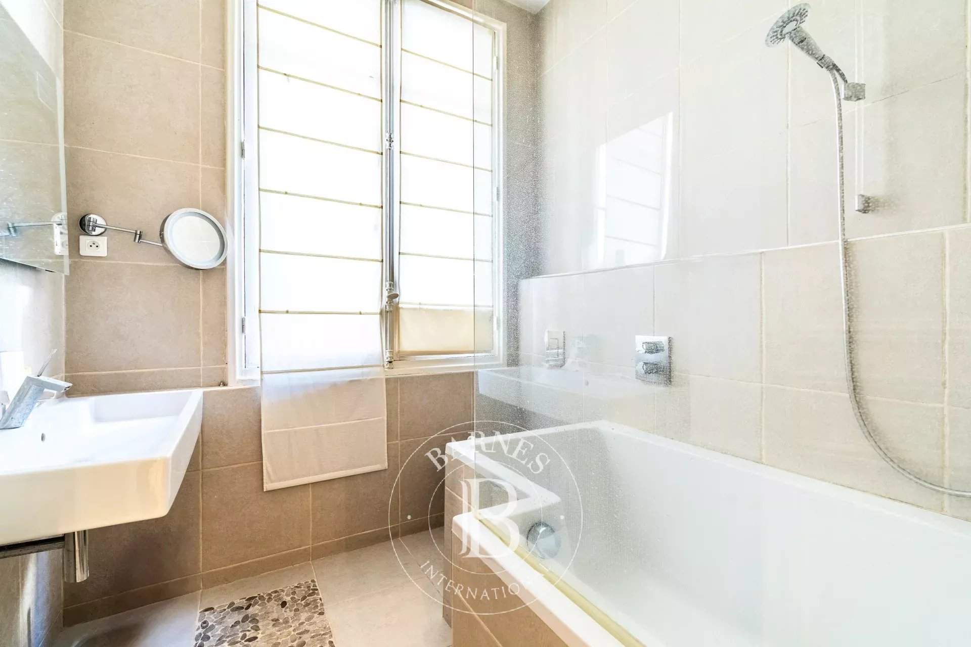 Paris  - Appartement 5 Pi&egrave;ces 3 Chambres - picture 14