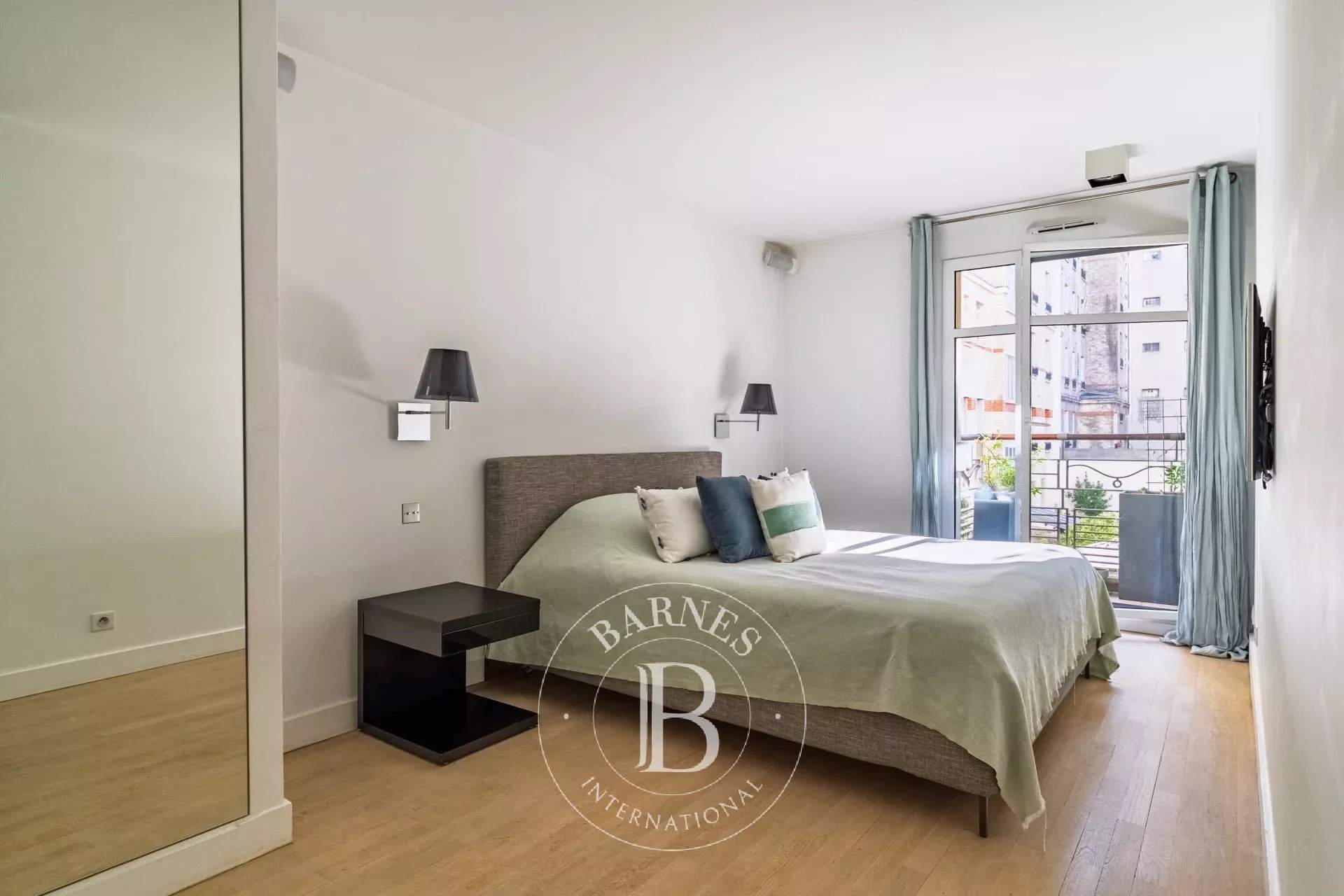 Paris  - Apartment 3 Bedrooms - picture 12