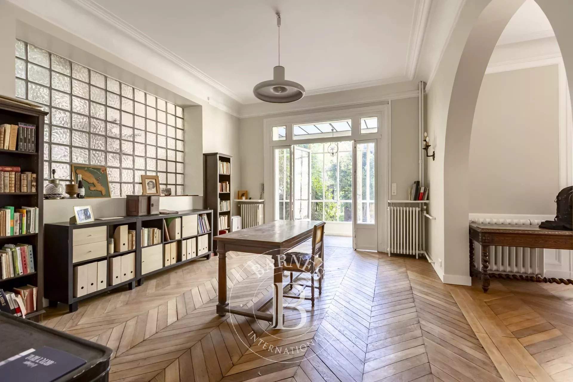 Paris  - House 5 Bedrooms - picture 10