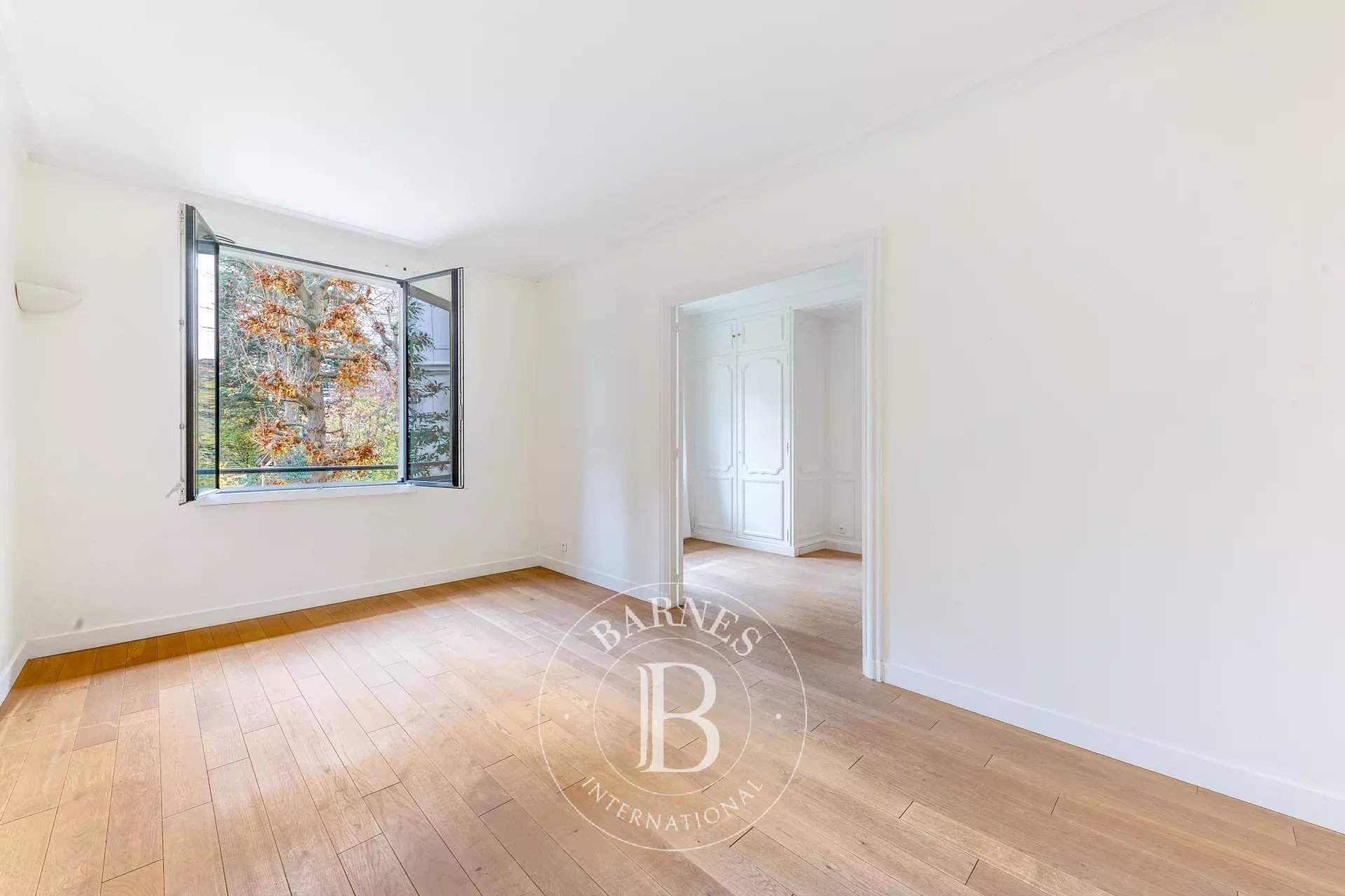 Paris  - Appartement 5 Pi&egrave;ces 3 Chambres - picture 8