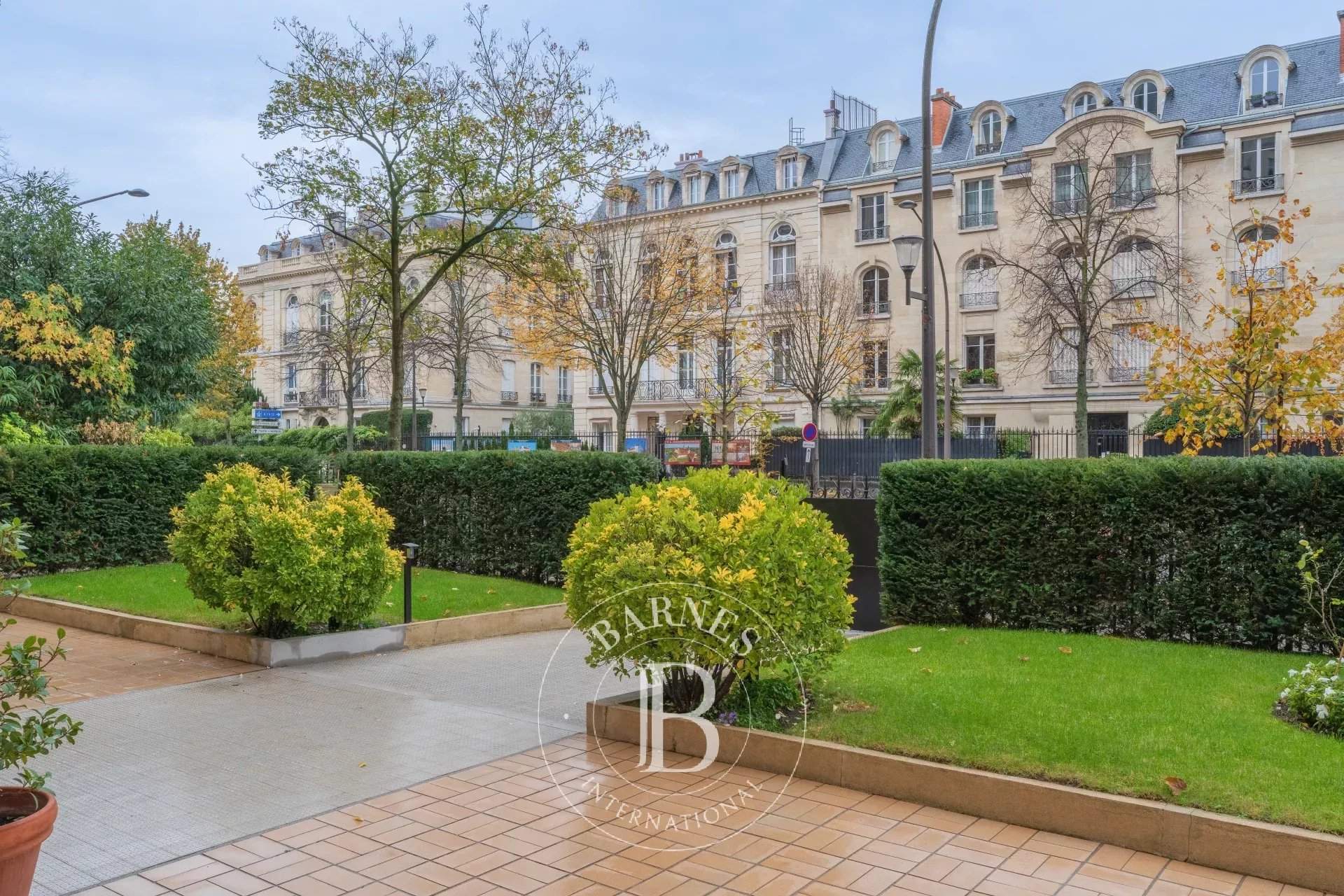 Paris  - Appartement 5 Pi&egrave;ces 3 Chambres - picture 10