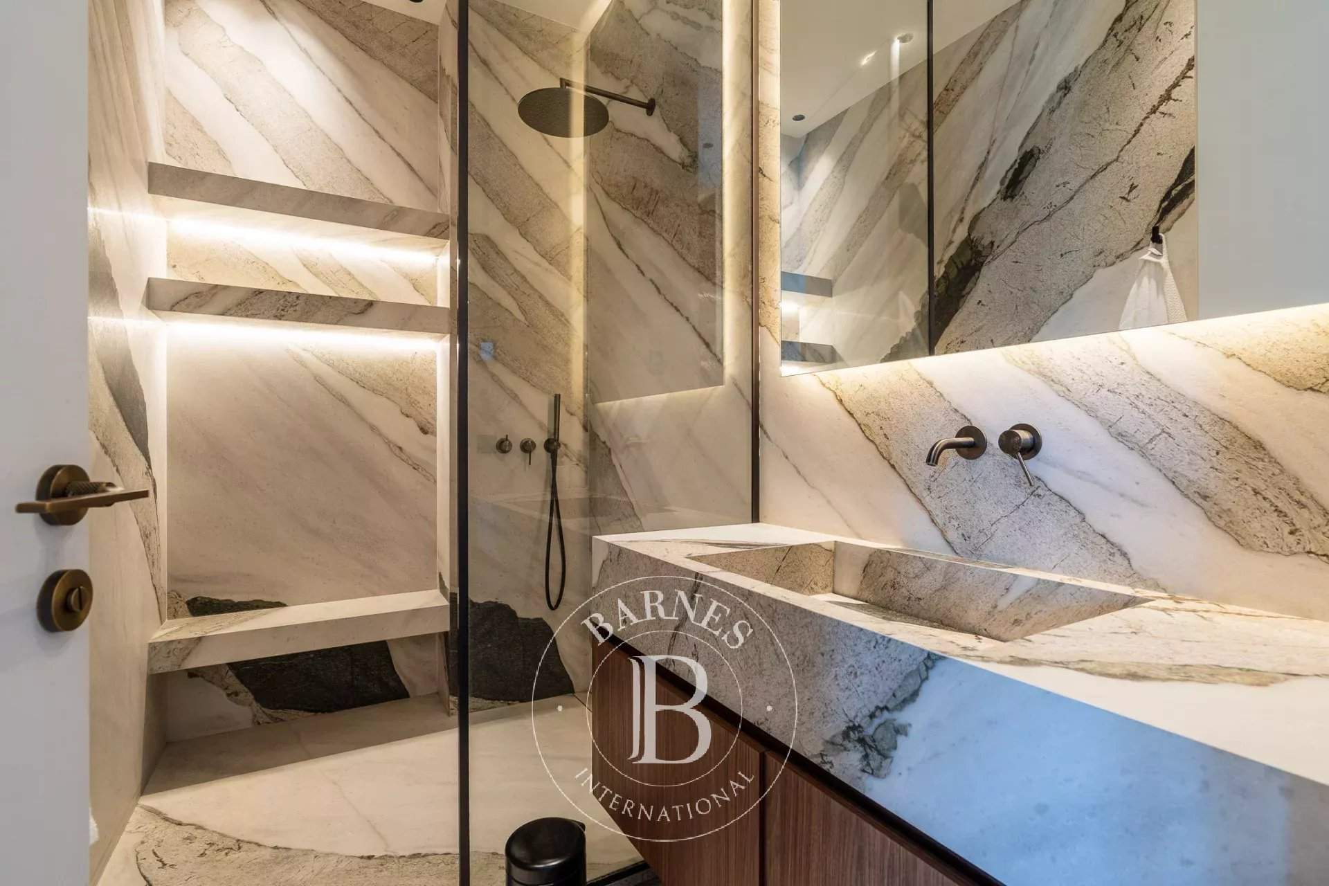 Paris  - Appartement 6 Pi&egrave;ces 4 Chambres - picture 12