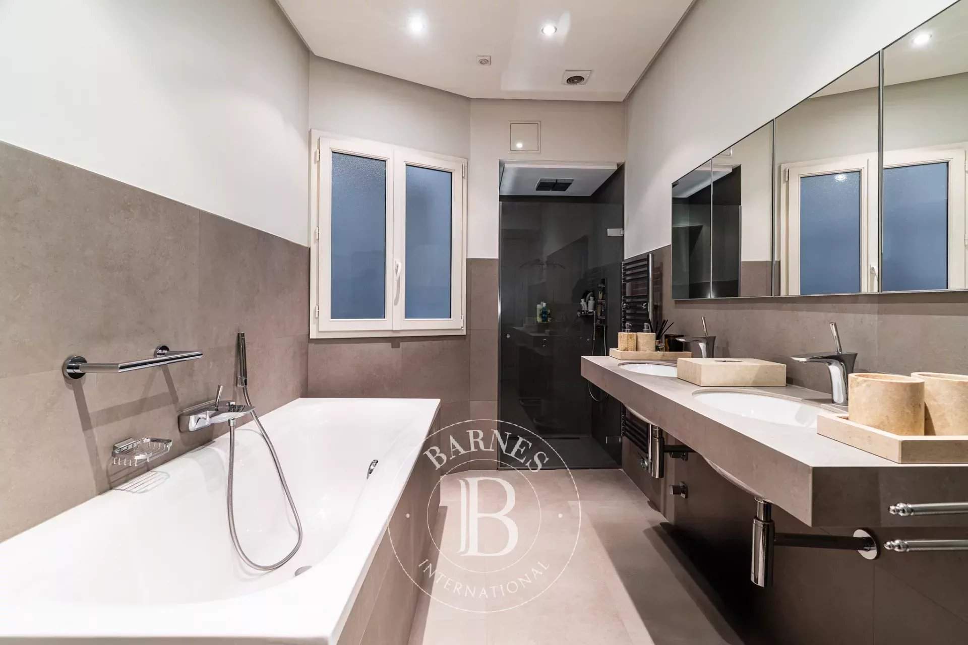 Paris  - Apartment 4 Bedrooms - picture 14