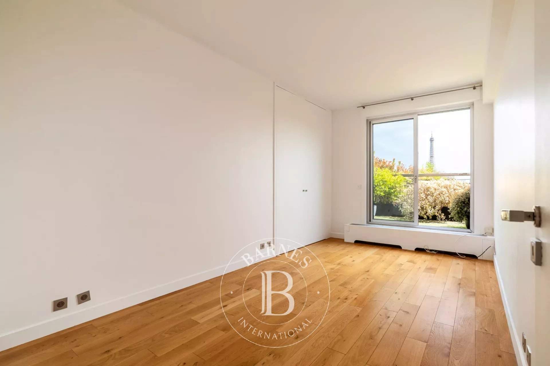 Paris  - Appartement 5 Pi&egrave;ces 3 Chambres - picture 8