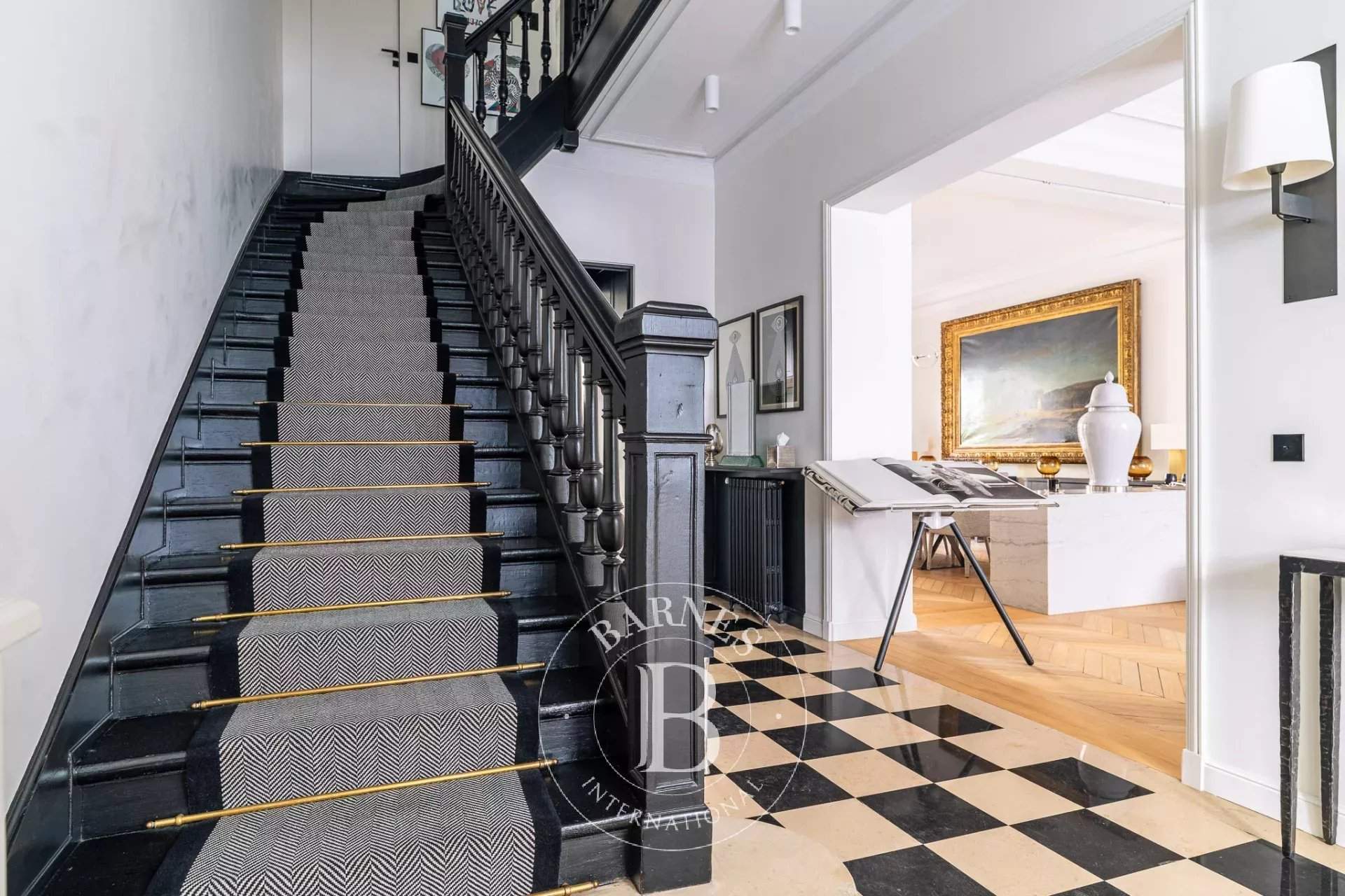 Paris  - Hôtel particulier 10 Pi&egrave;ces 5 Chambres - picture 12