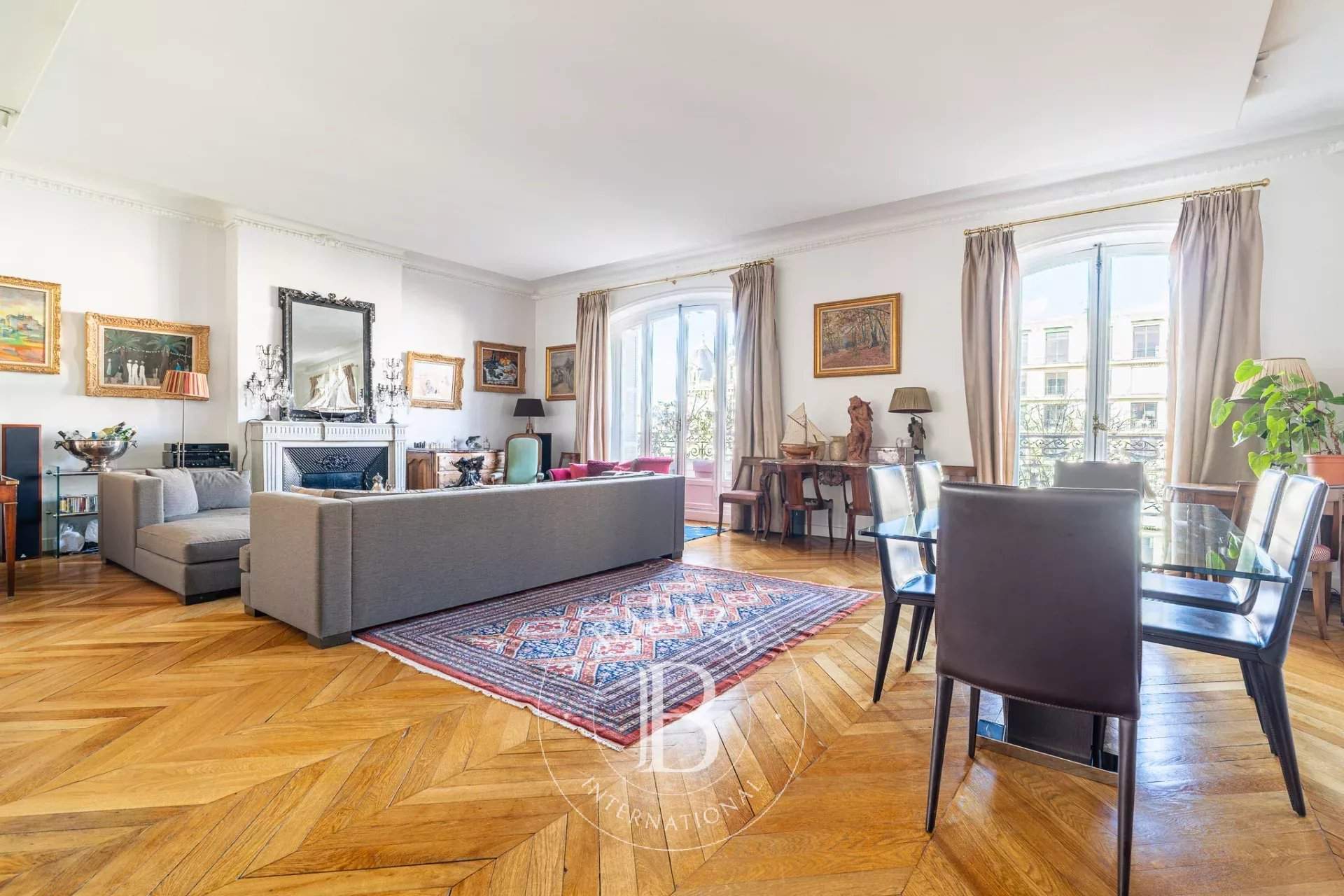 Paris  - Appartement 7 Pi&egrave;ces 4 Chambres - picture 2