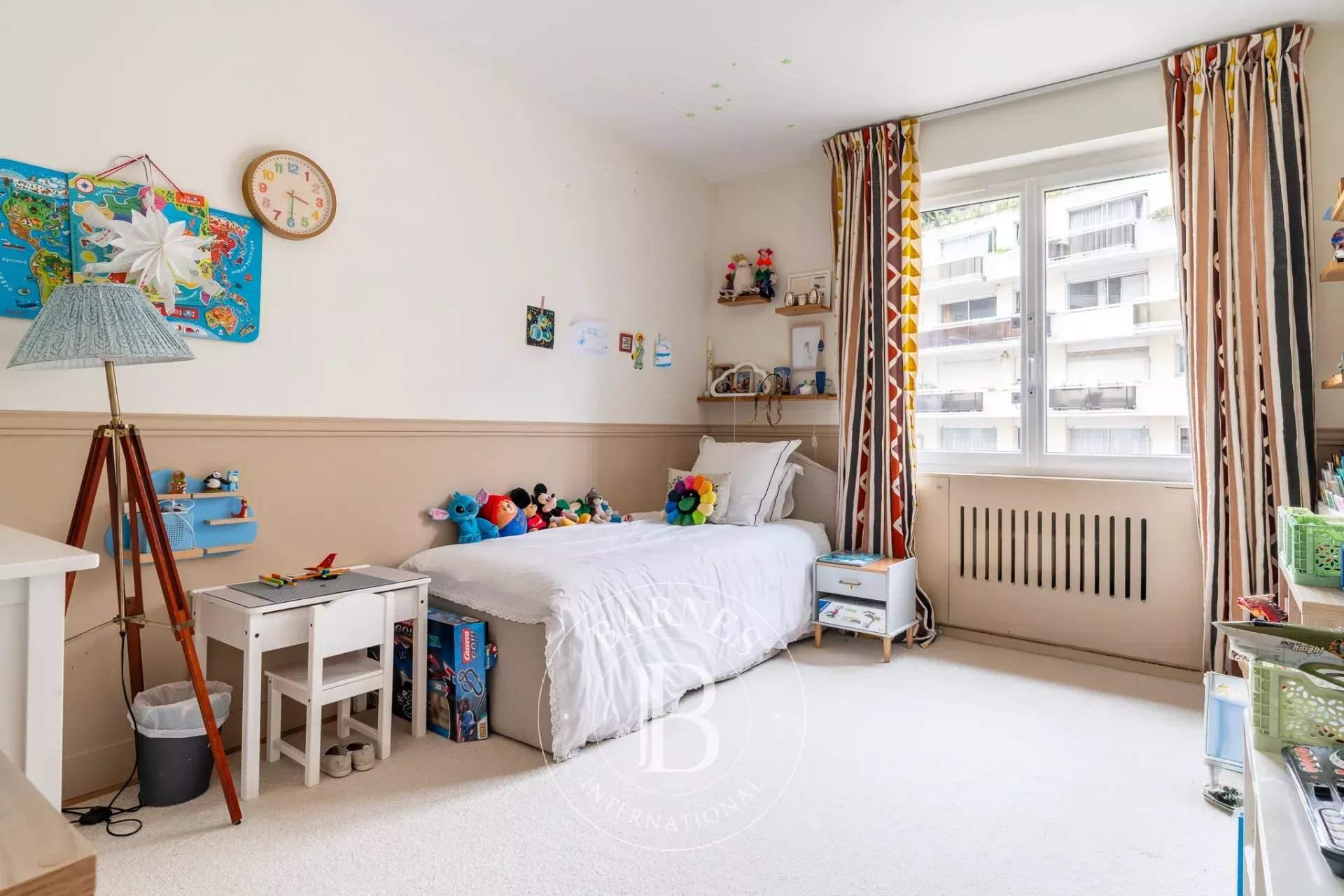 Paris  - Appartement 5 Pi&egrave;ces 3 Chambres - picture 12