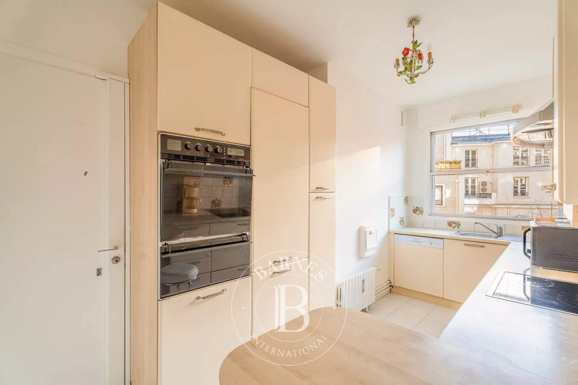 Paris  - Apartment 3 Bedrooms - picture 9