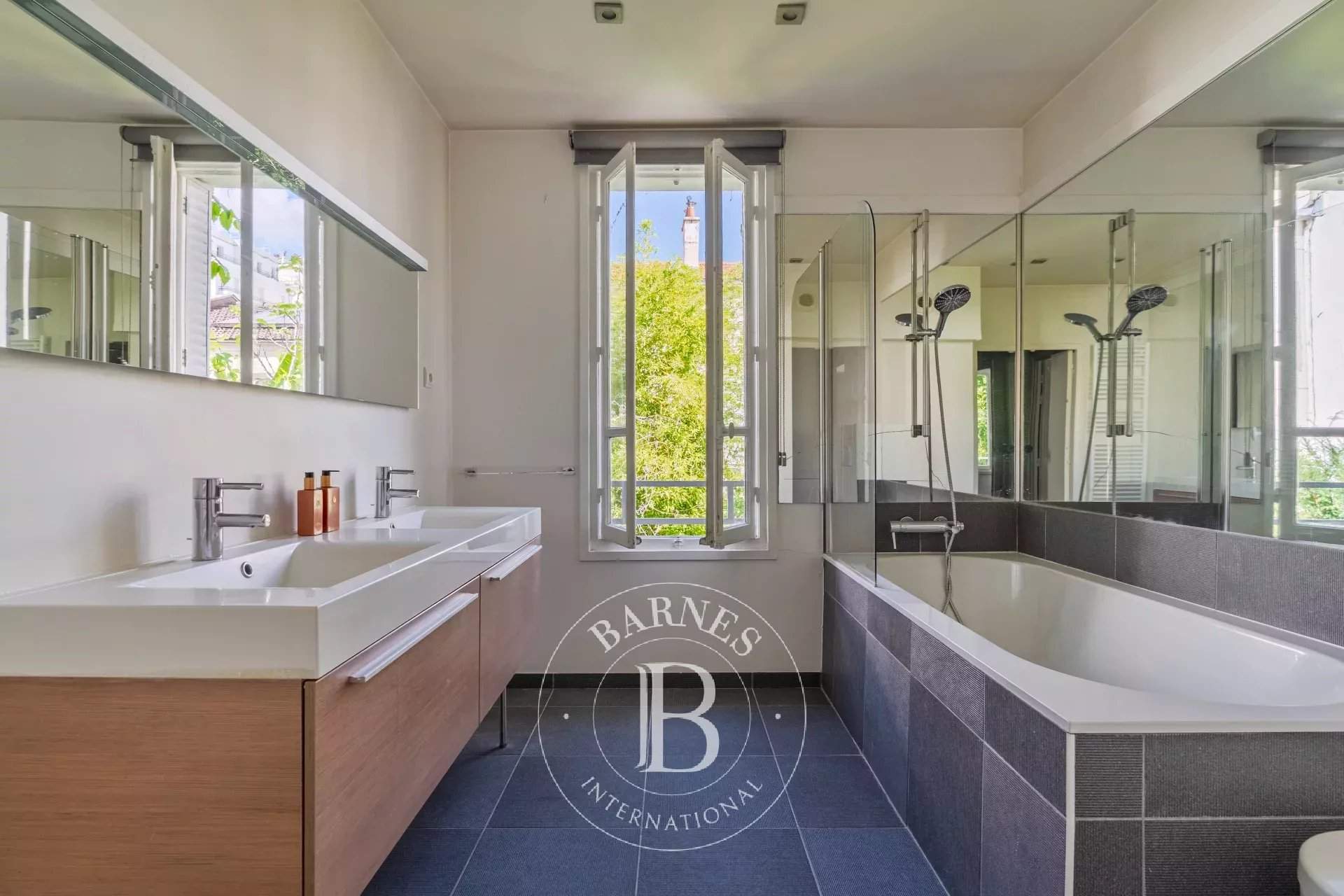 Paris  - Townhouse 3 Bedrooms - picture 12