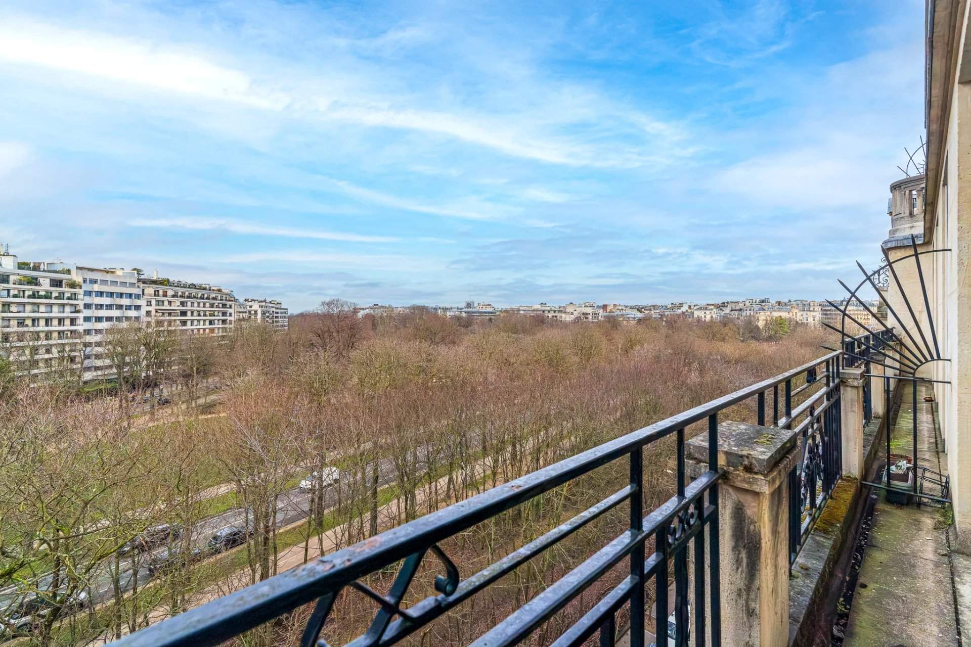 Paris  - Appartement 7 Pi&egrave;ces 4 Chambres - picture 1