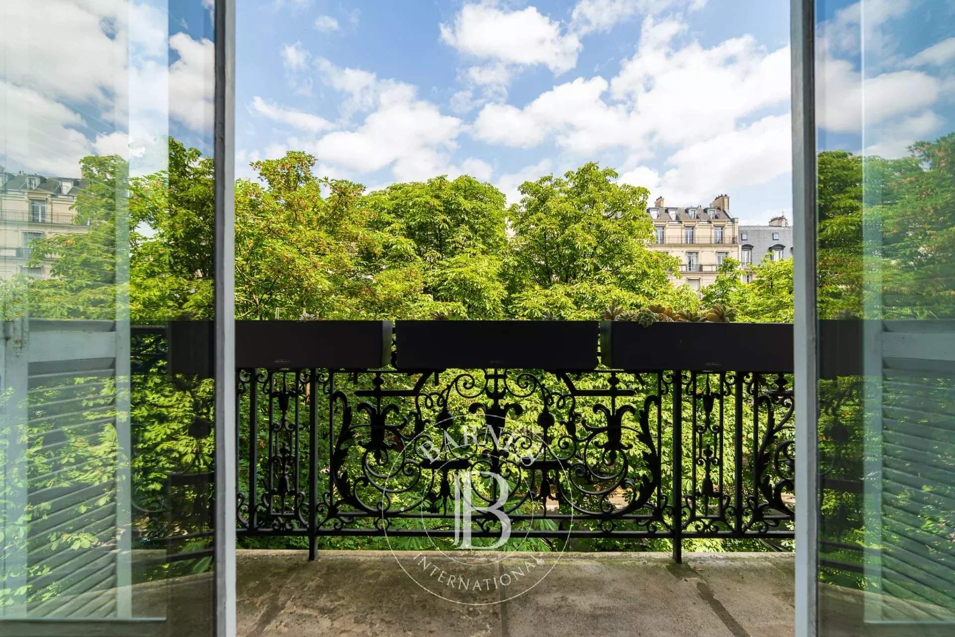 Paris  - Apartment 4 Bedrooms - picture 1