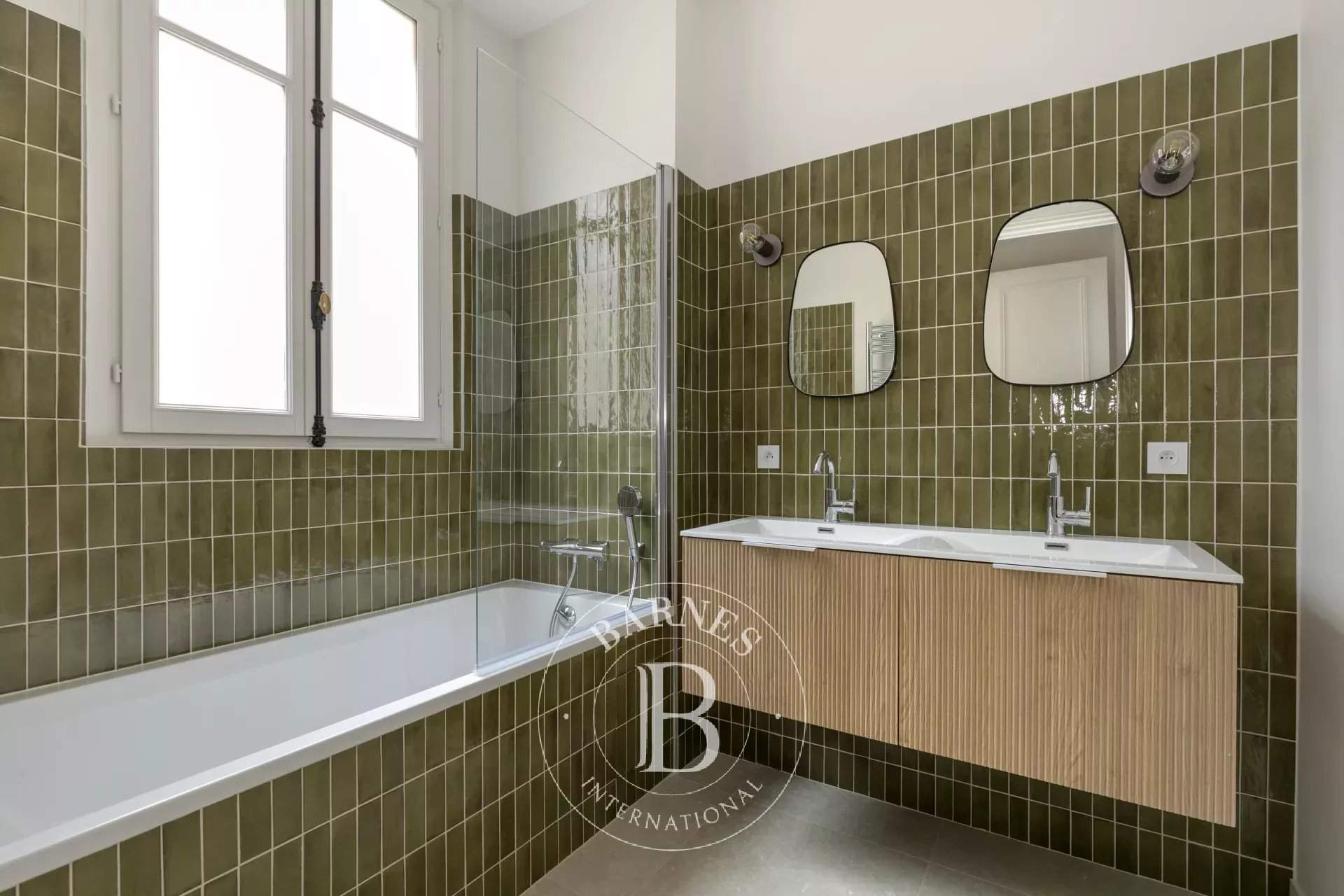 Paris  - Apartment 3 Bedrooms - picture 8