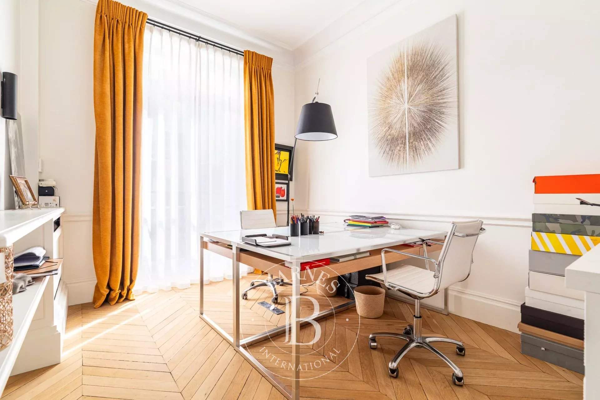 Paris  - Hôtel particulier 10 Pi&egrave;ces 5 Chambres - picture 15