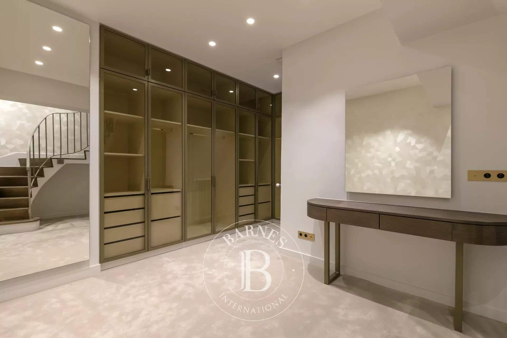 Paris  - Appartement 4 Pi&egrave;ces 2 Chambres - picture 9