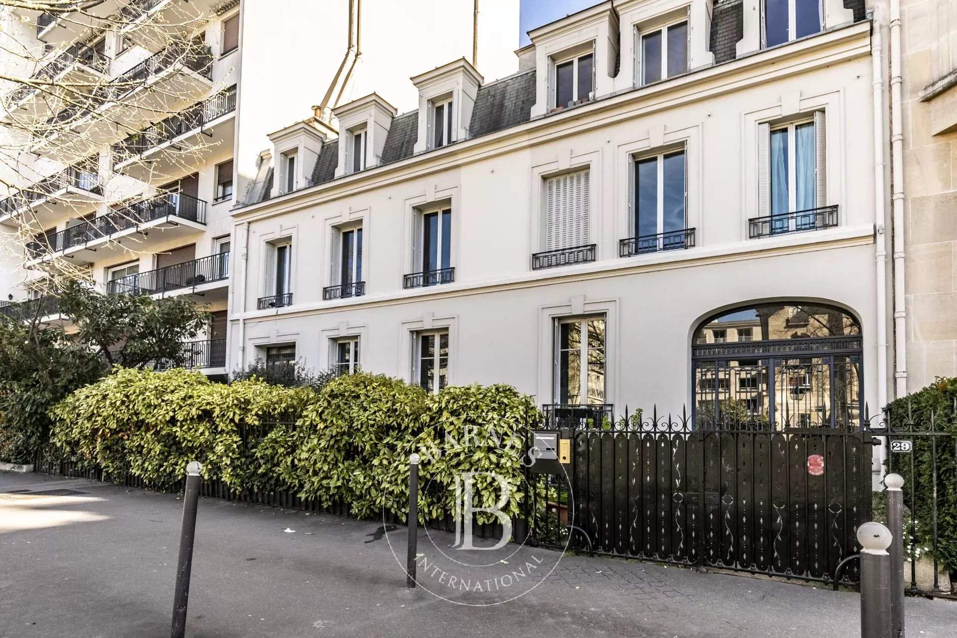 Paris  - Appartement 8 Pi&egrave;ces 5 Chambres - picture 14