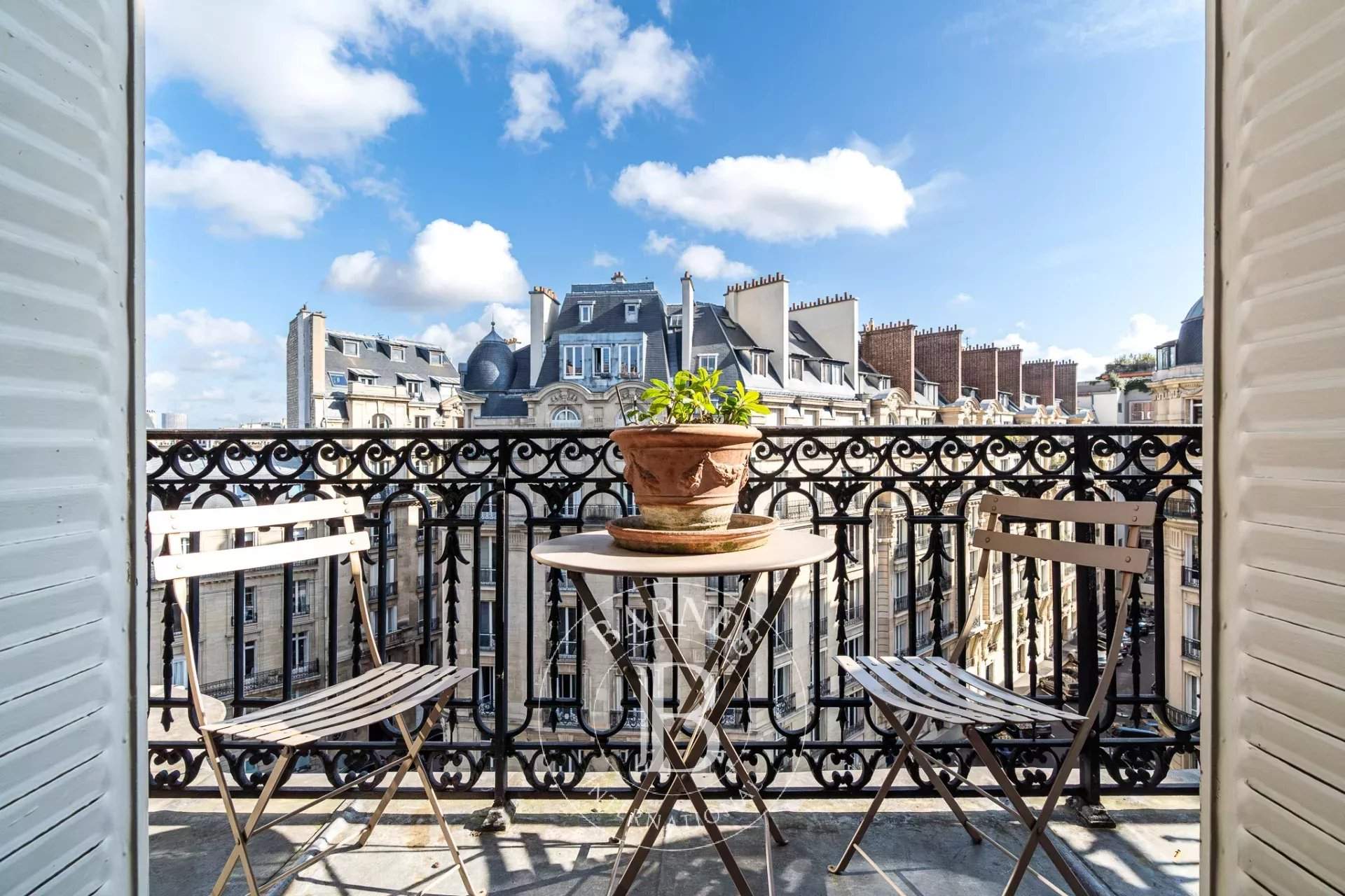 Paris  - Appartement 6 Pi&egrave;ces 3 Chambres - picture 1