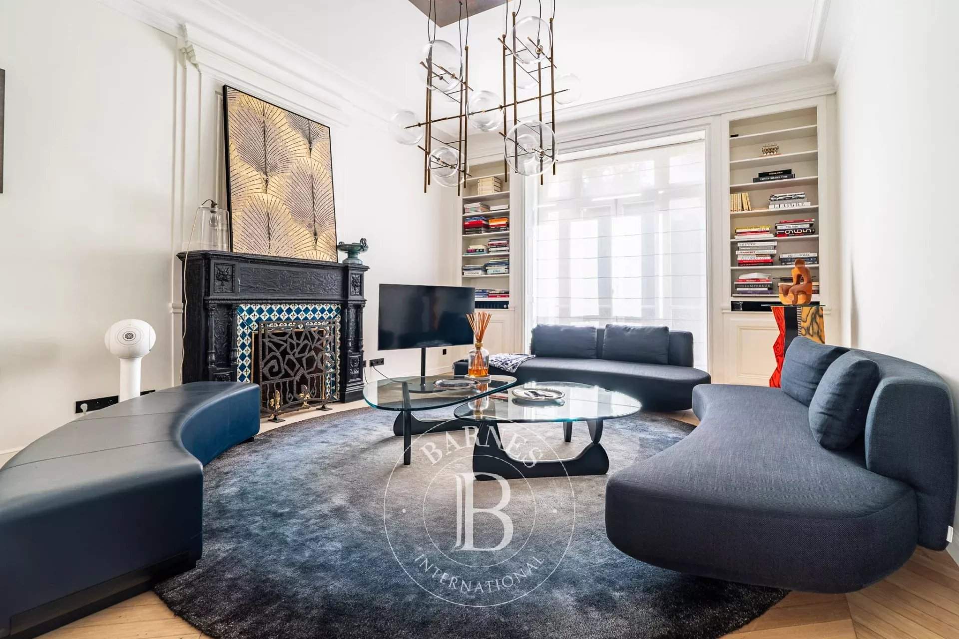 Paris  - Hôtel particulier 10 Pi&egrave;ces 5 Chambres - picture 2