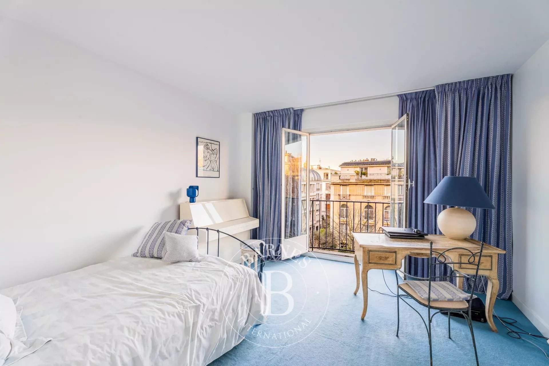 Paris  - Apartment 3 Bedrooms - picture 11