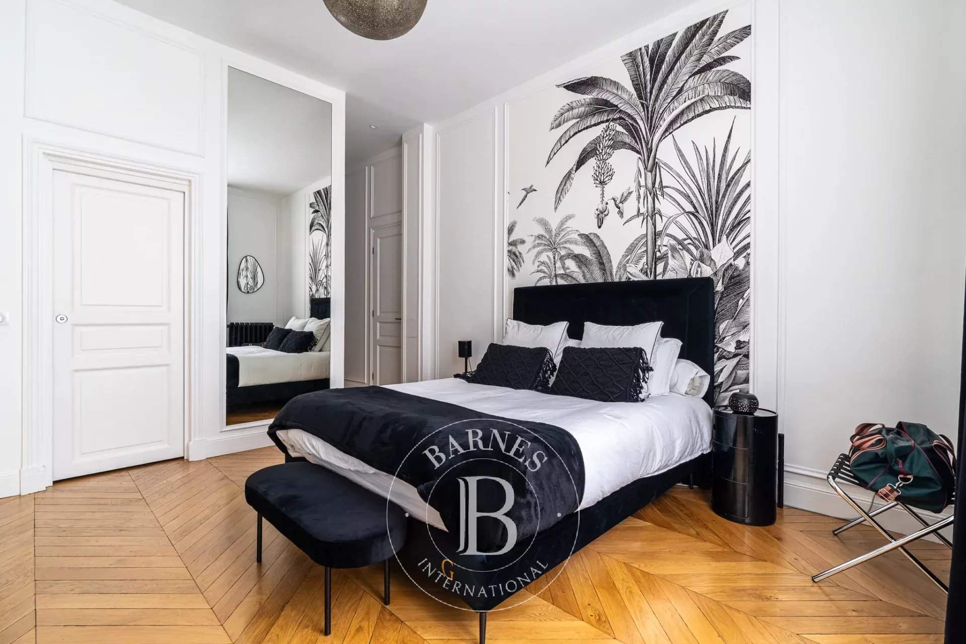 Paris  - Apartment 6 Bedrooms - picture 7
