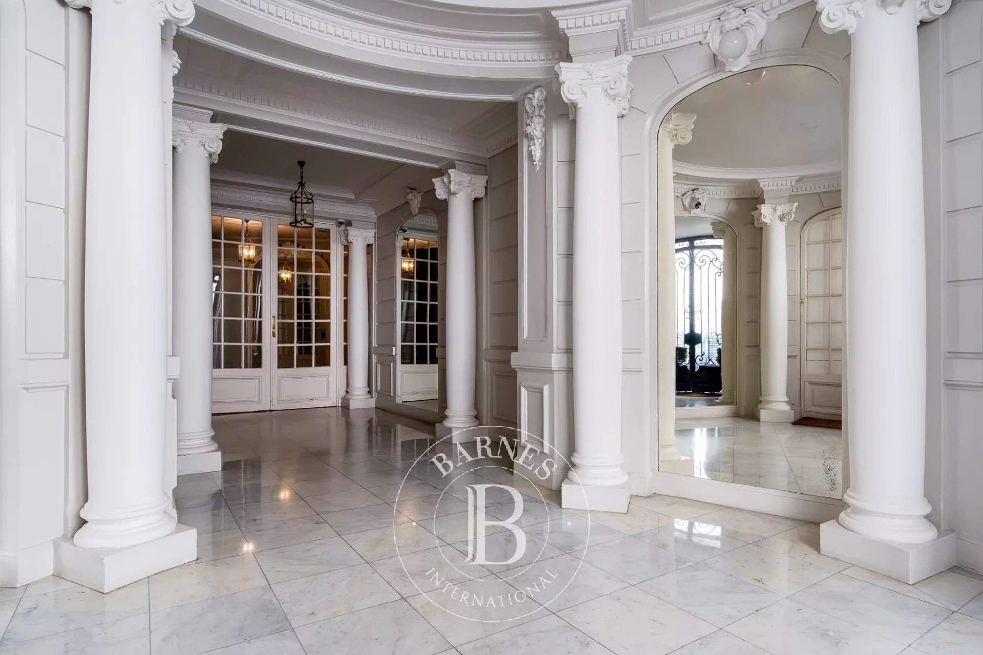 Paris  - Apartment 5 Bedrooms - picture 13